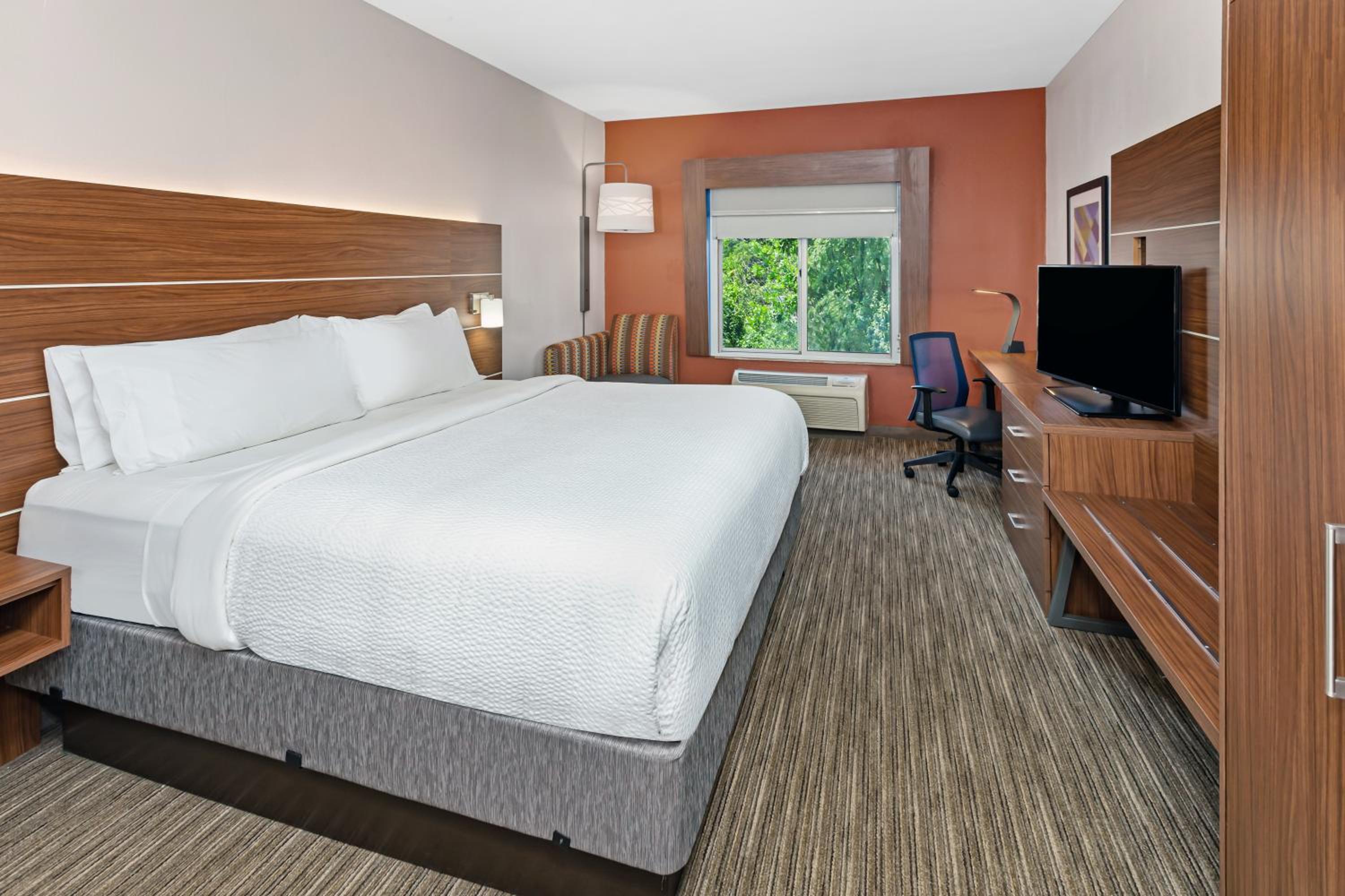 Standard King Room - Photo 1