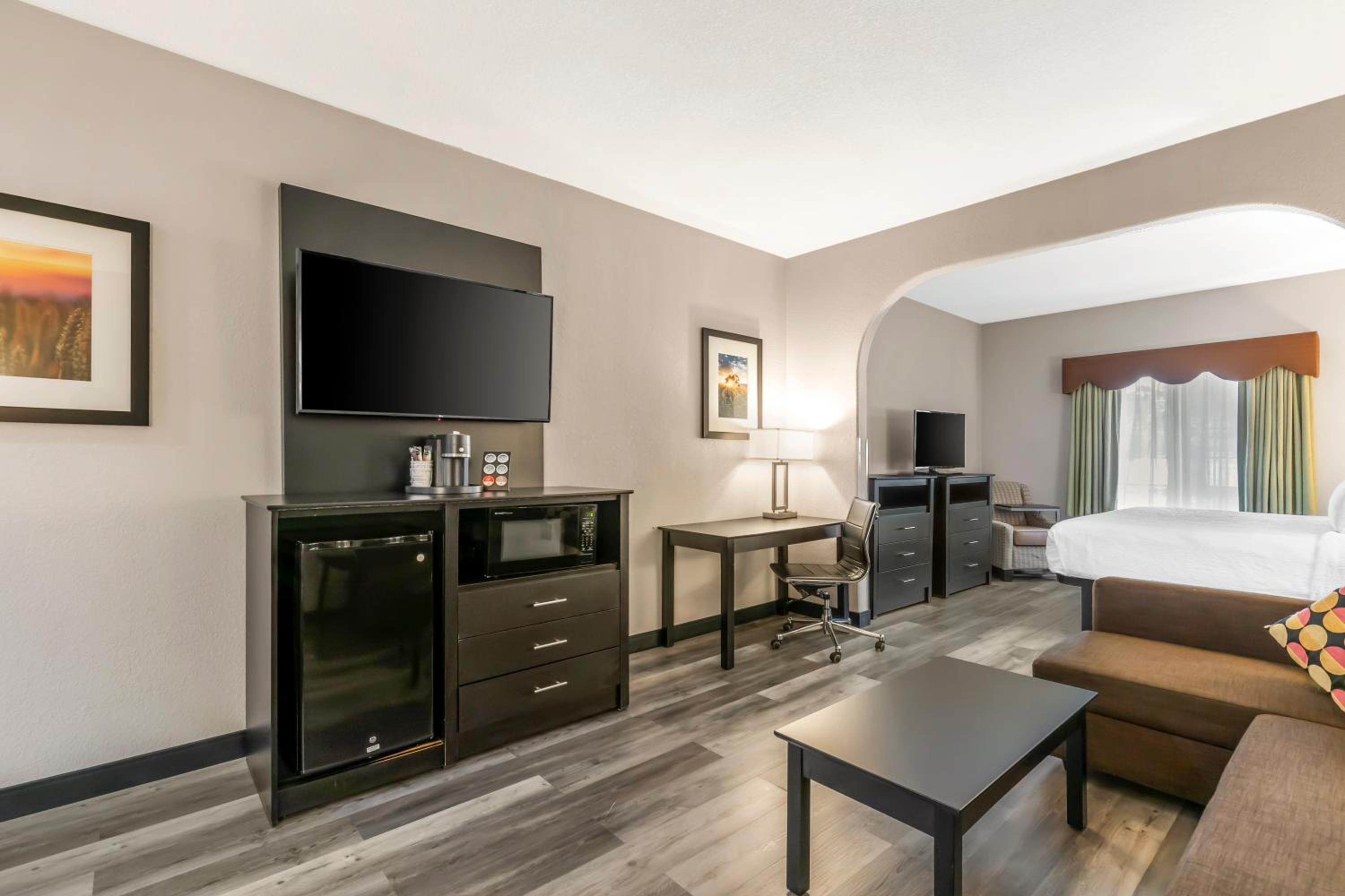 King Suite - Photo 4