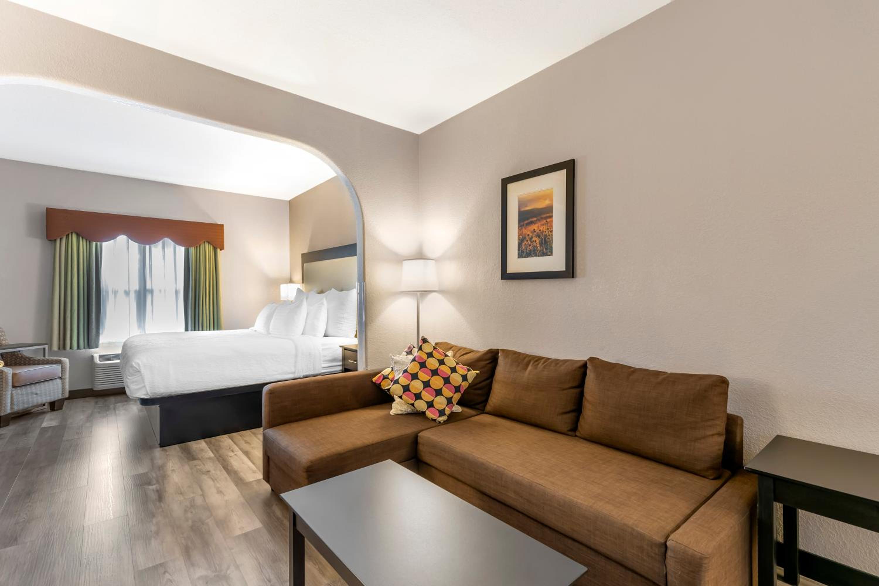 King Suite - Photo 12