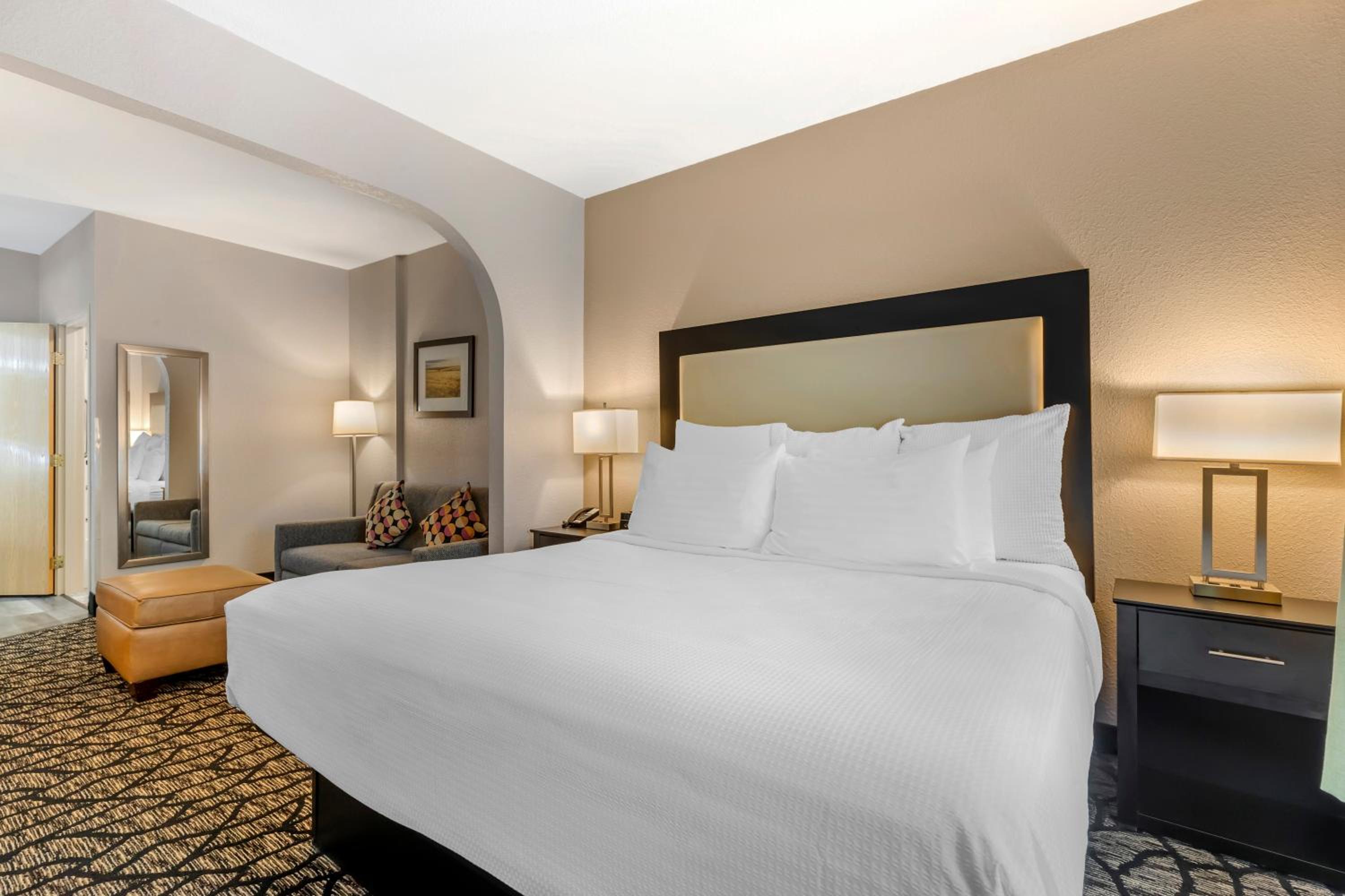 King Room with Sofa Bed - Non Smoking - Photo 9