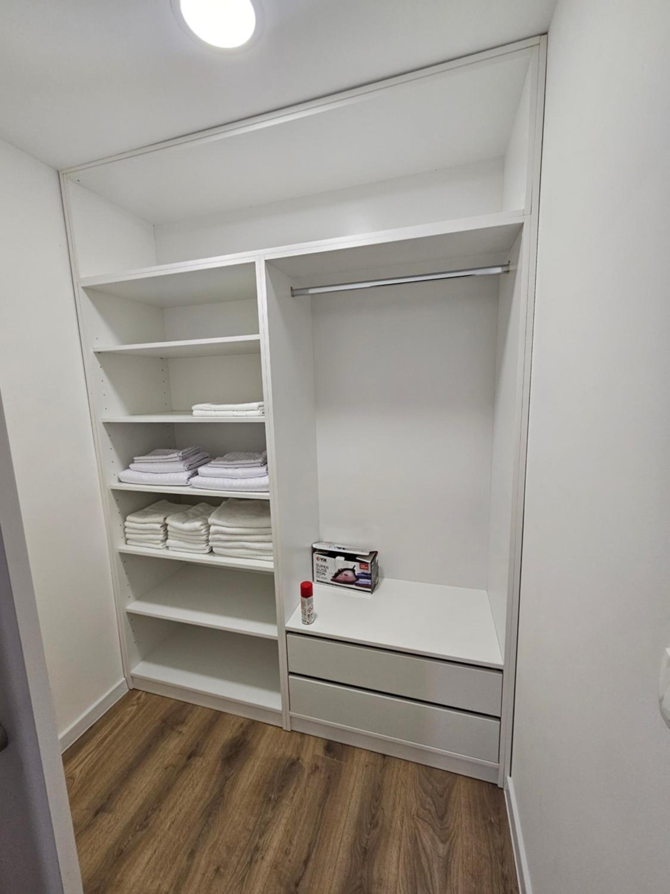 One-Bedroom Apartment photo 3