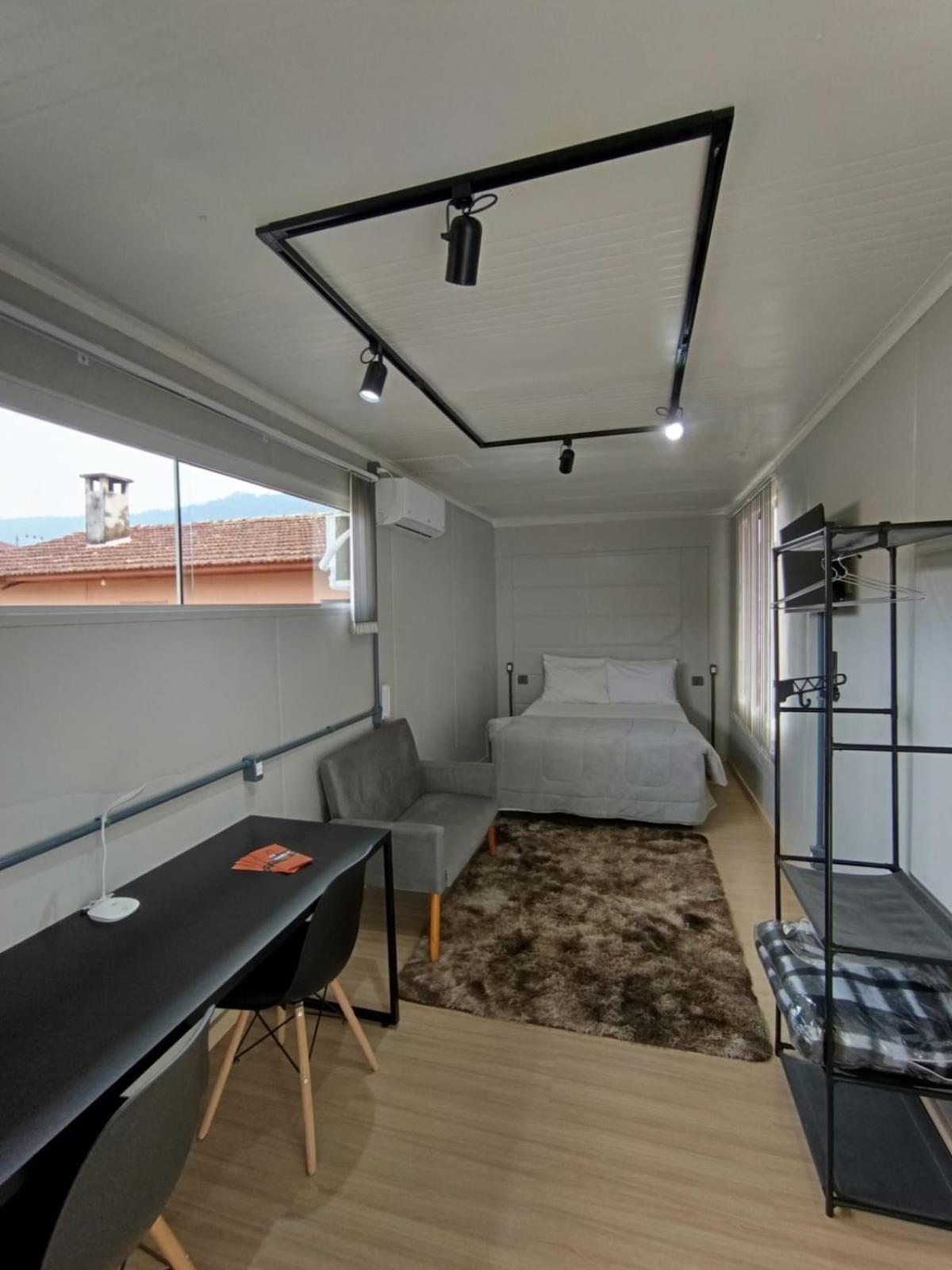 One-Bedroom Apartment photo 3