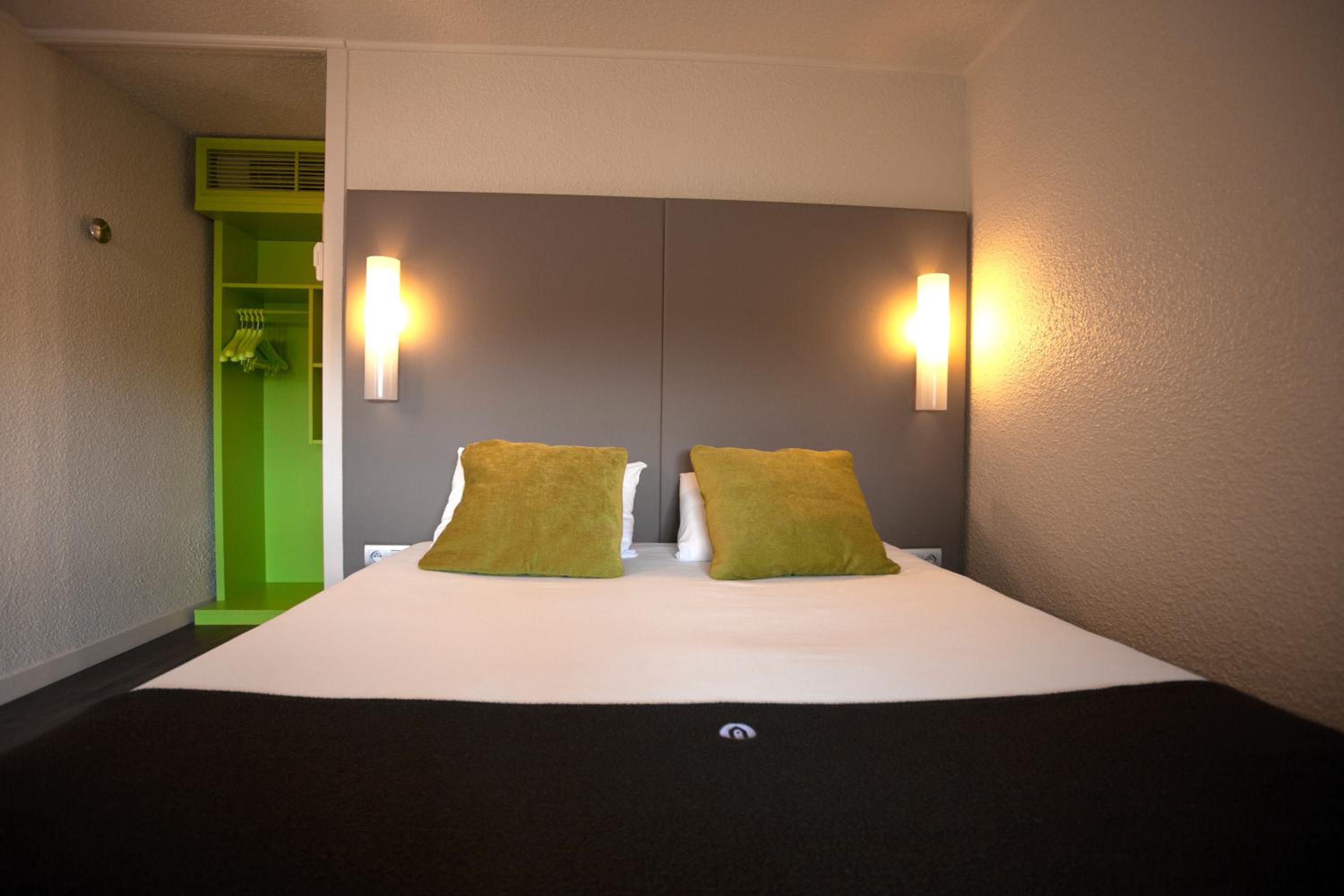 Standard Double Room - Photo 6