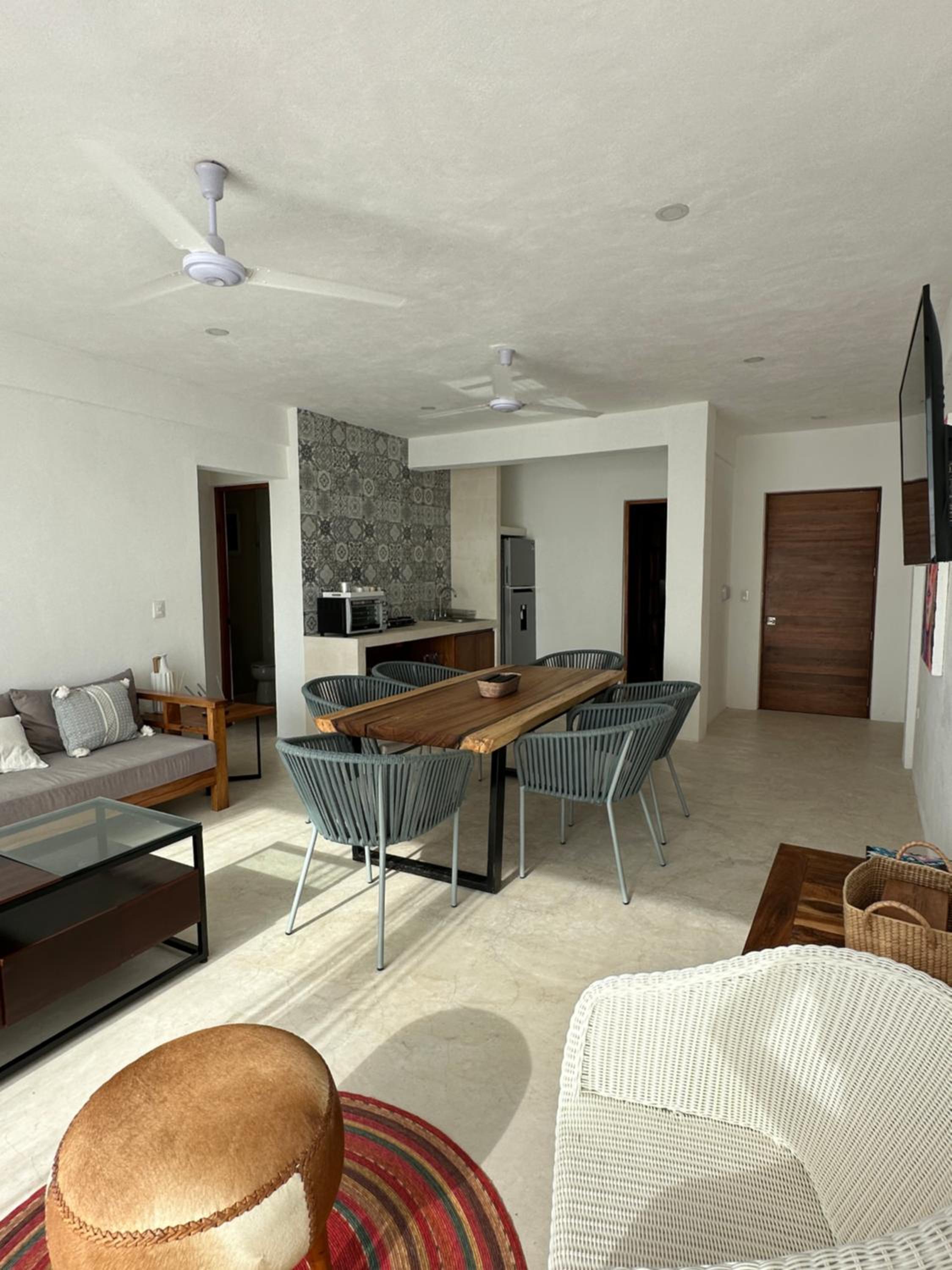 Apartment with Sea View - Photo 12
