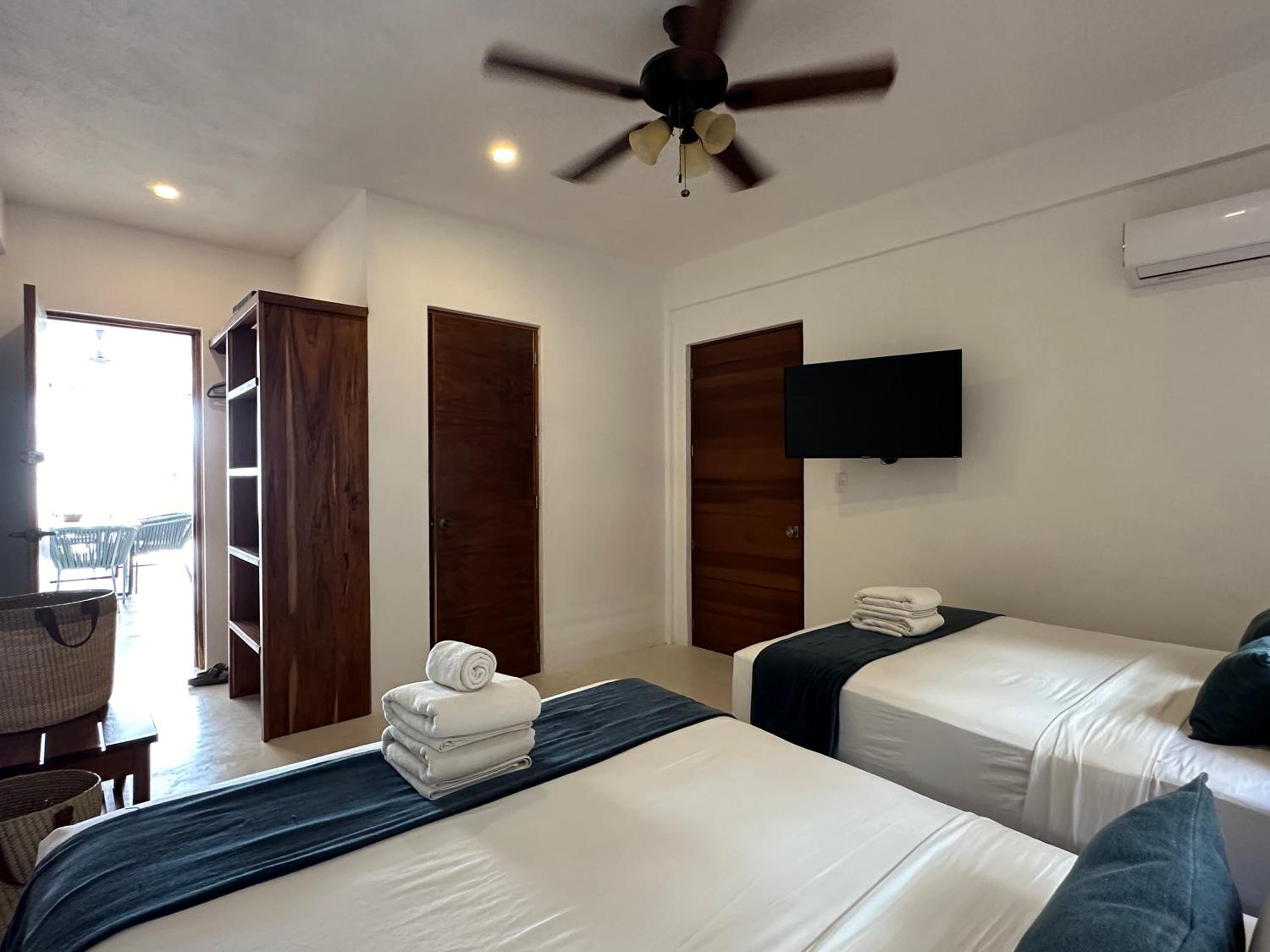 Apartment with Sea View - Photo 14