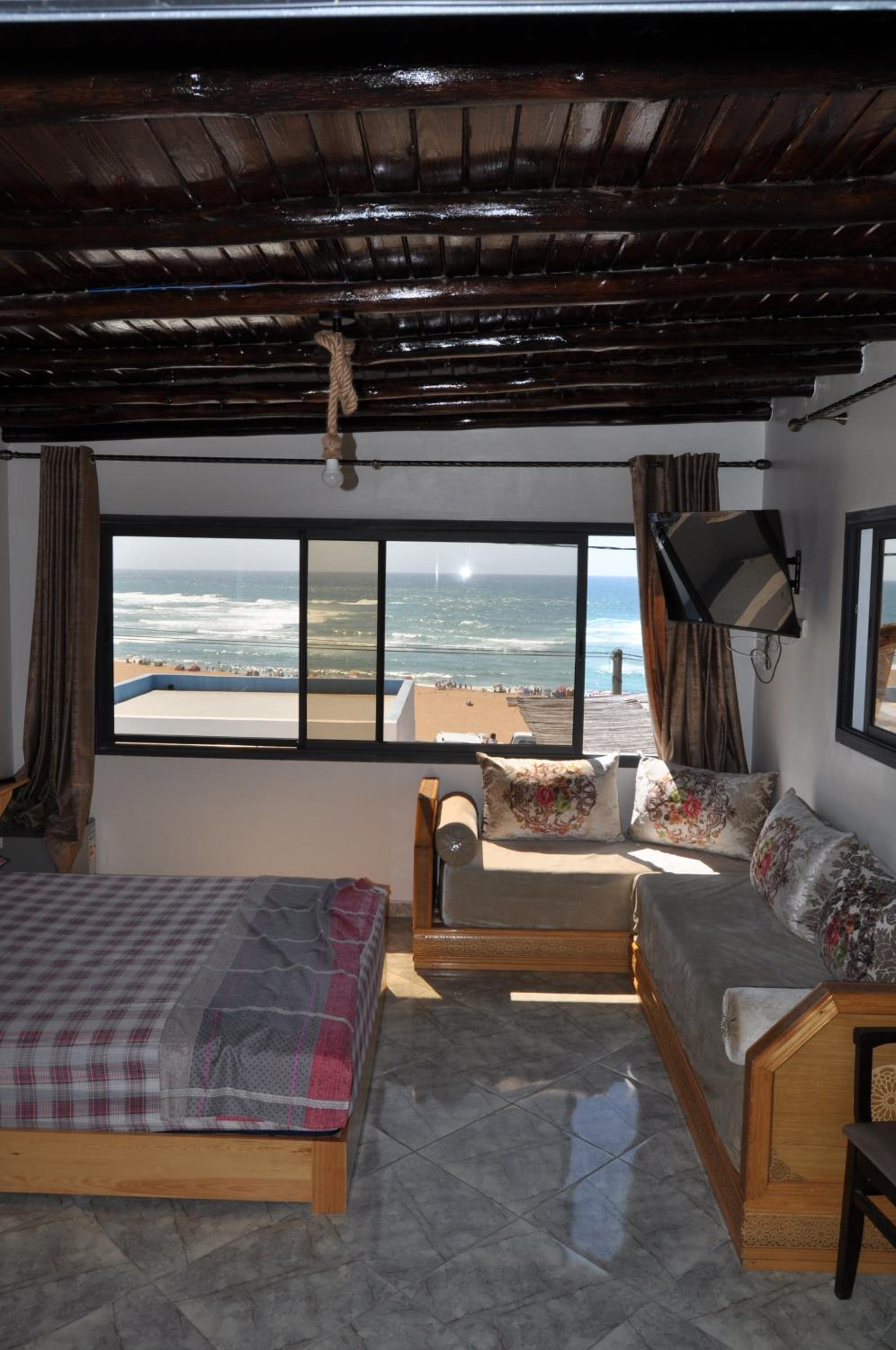 Deluxe Room (2 Adults + 1 Child) photo 1