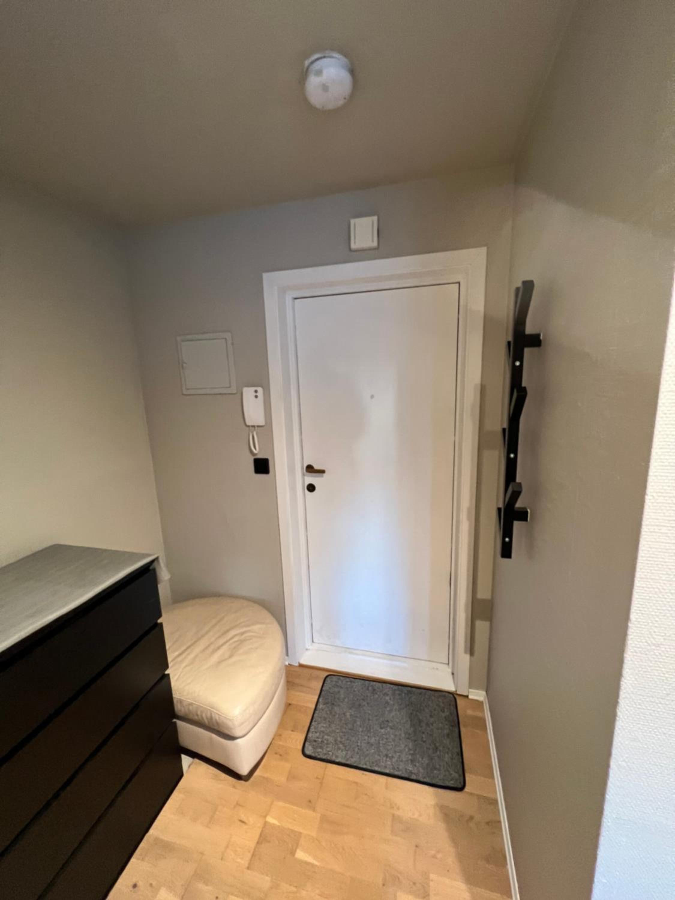 One-Bedroom Apartment photo 3