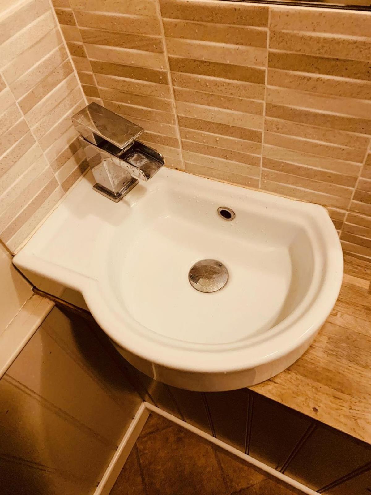 Single Room with Shower photo 3
