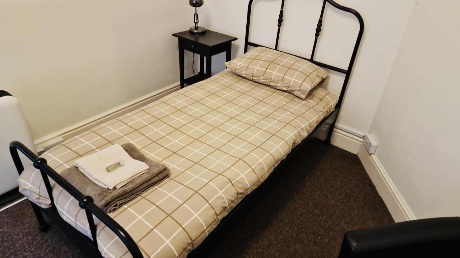 Quadruple Room with Bath photo 2