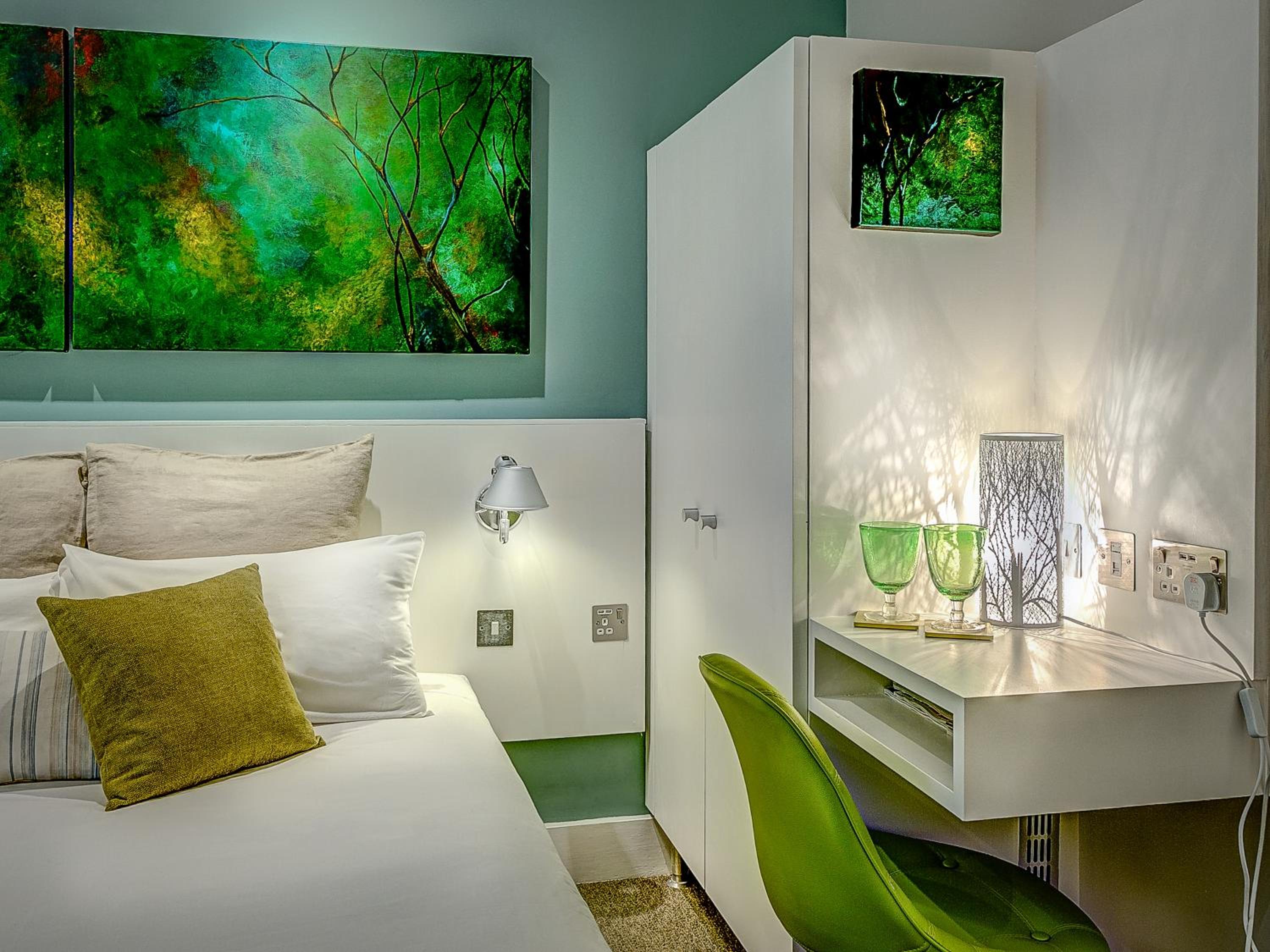 Budget Double Room photo 3