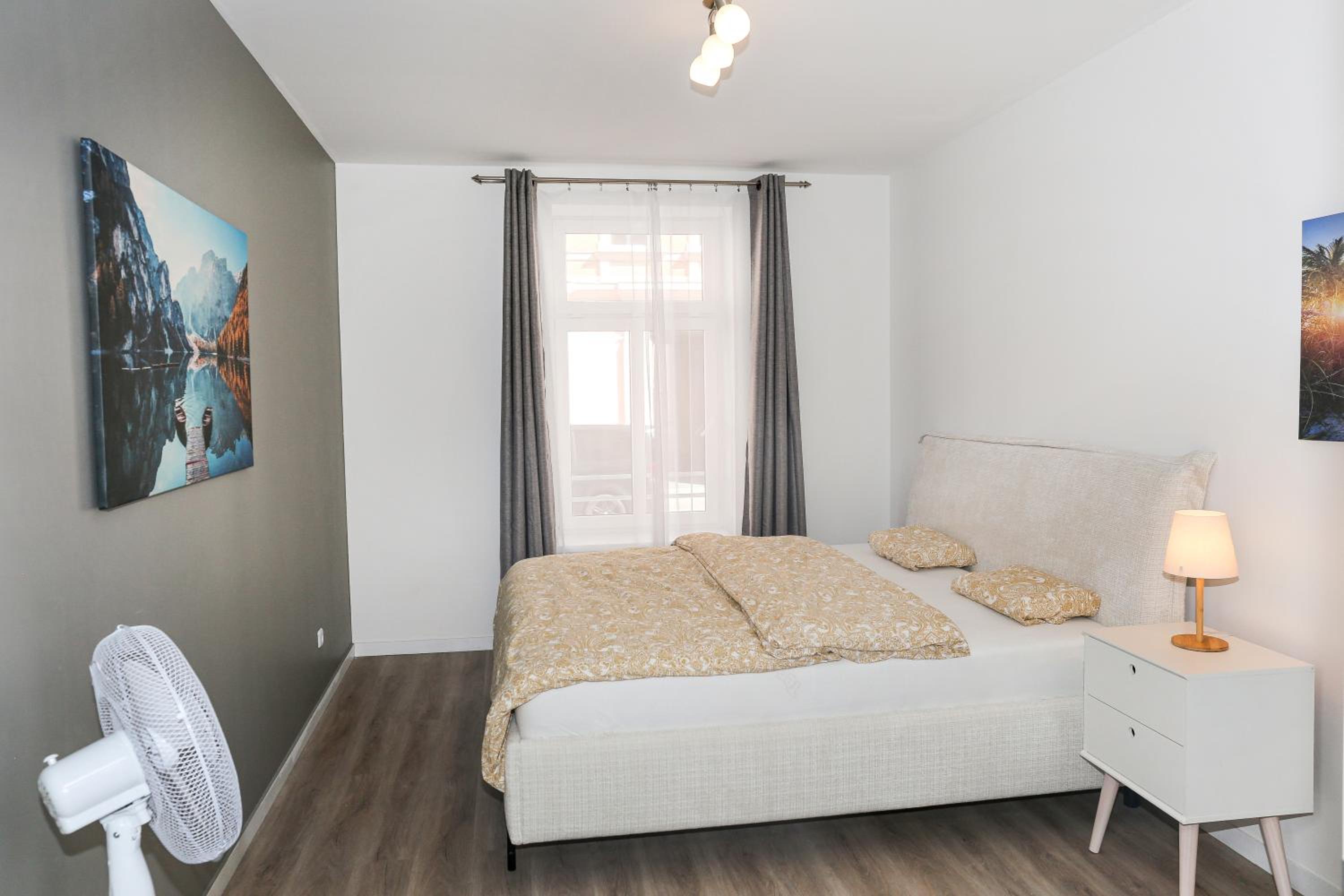 One-Bedroom Apartment photo 2