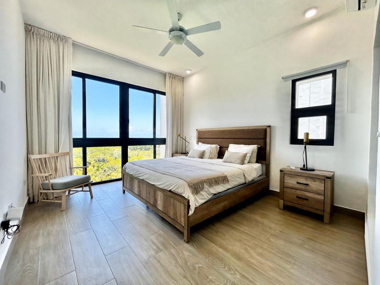 Three-Bedroom Apartment With Ocean View photo 1