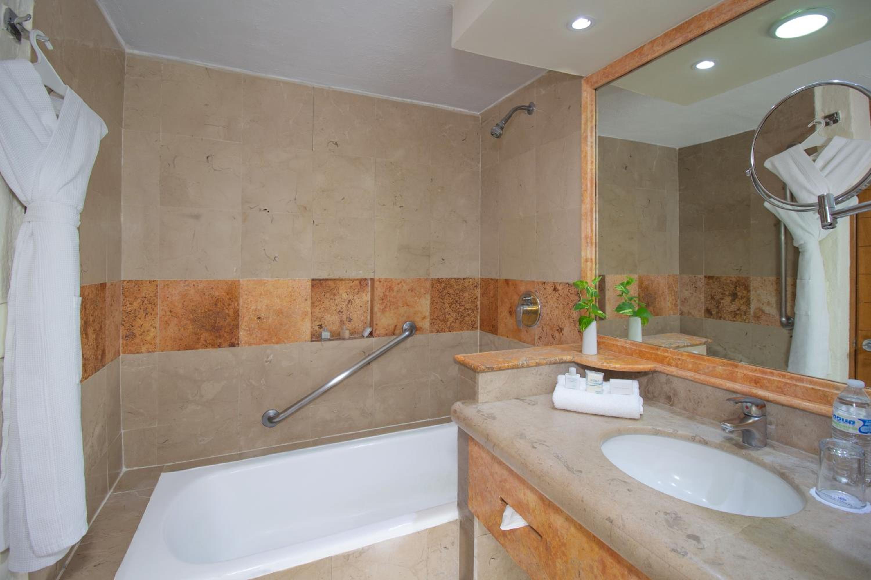 Double Room - Photo 10