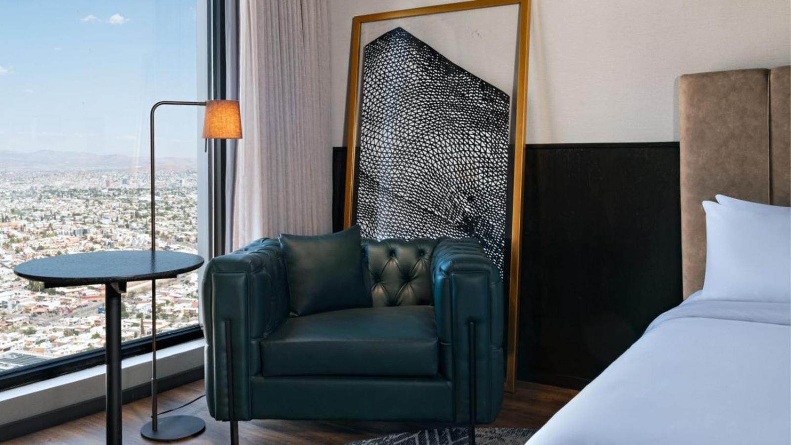 Standard Queen Room with Two Queen Beds and City View photo 1