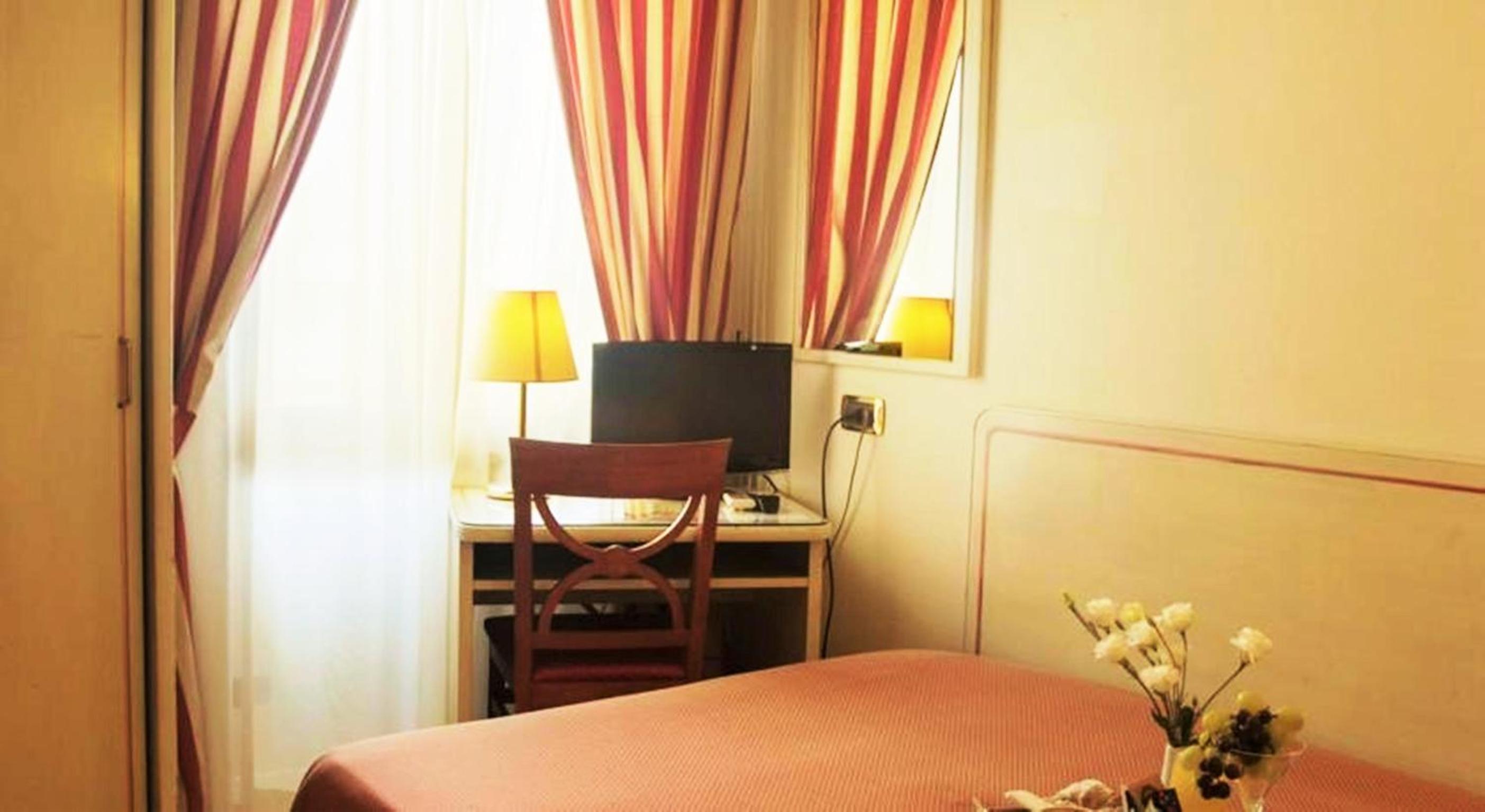 Single Room photo 1