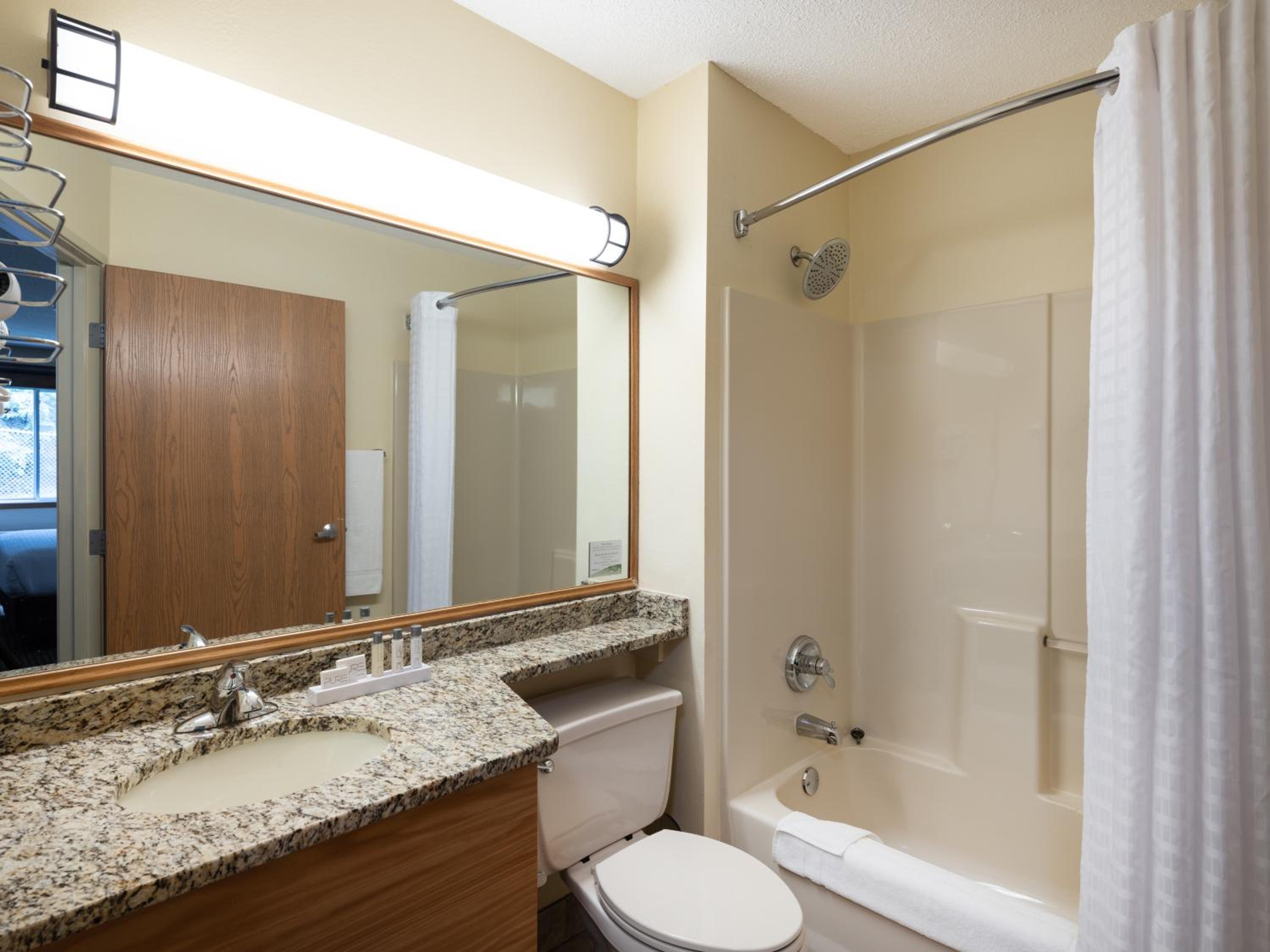 King Room with Spa Bath photo 2