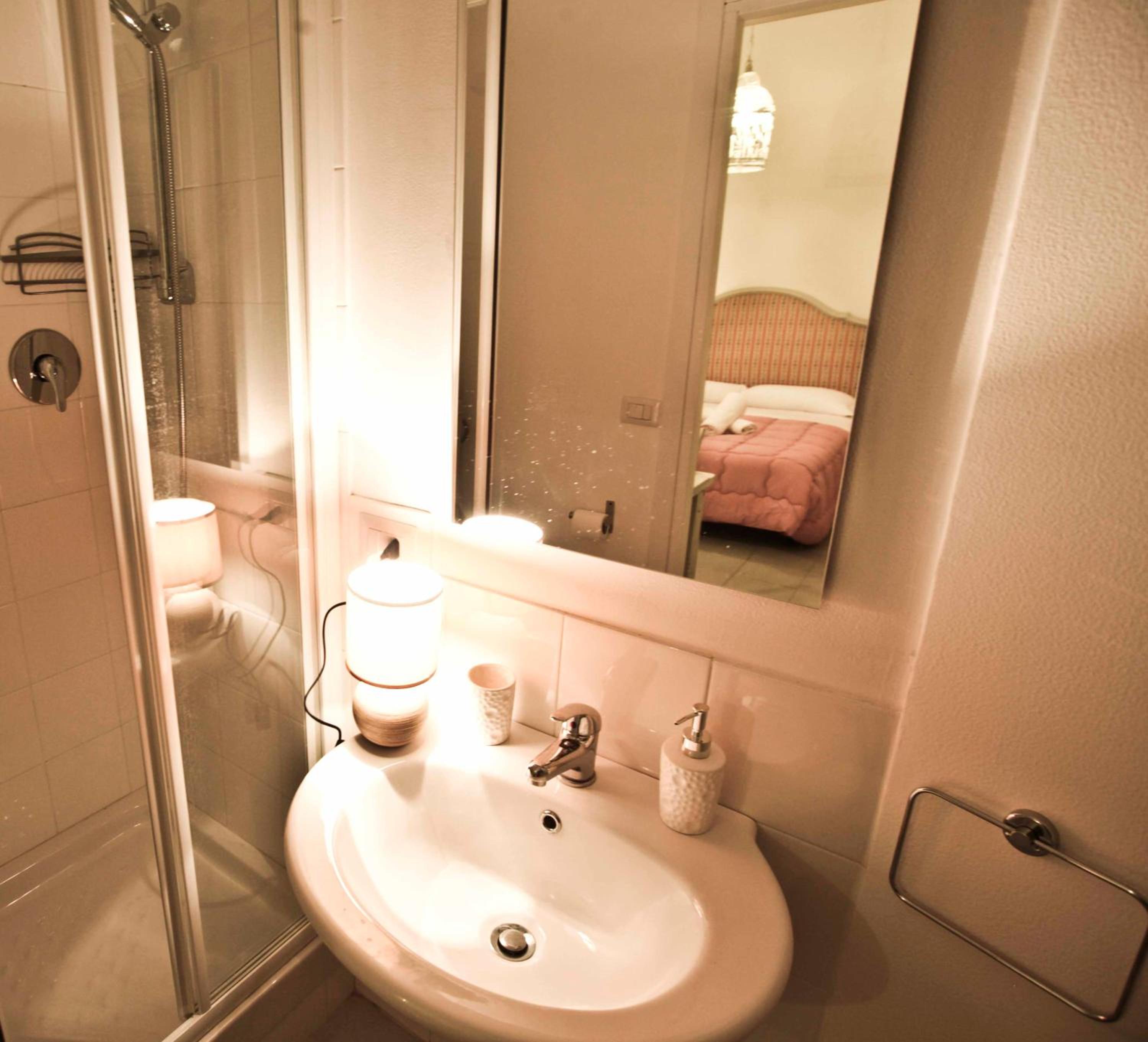 Double Room with Private Bathroom photo 2