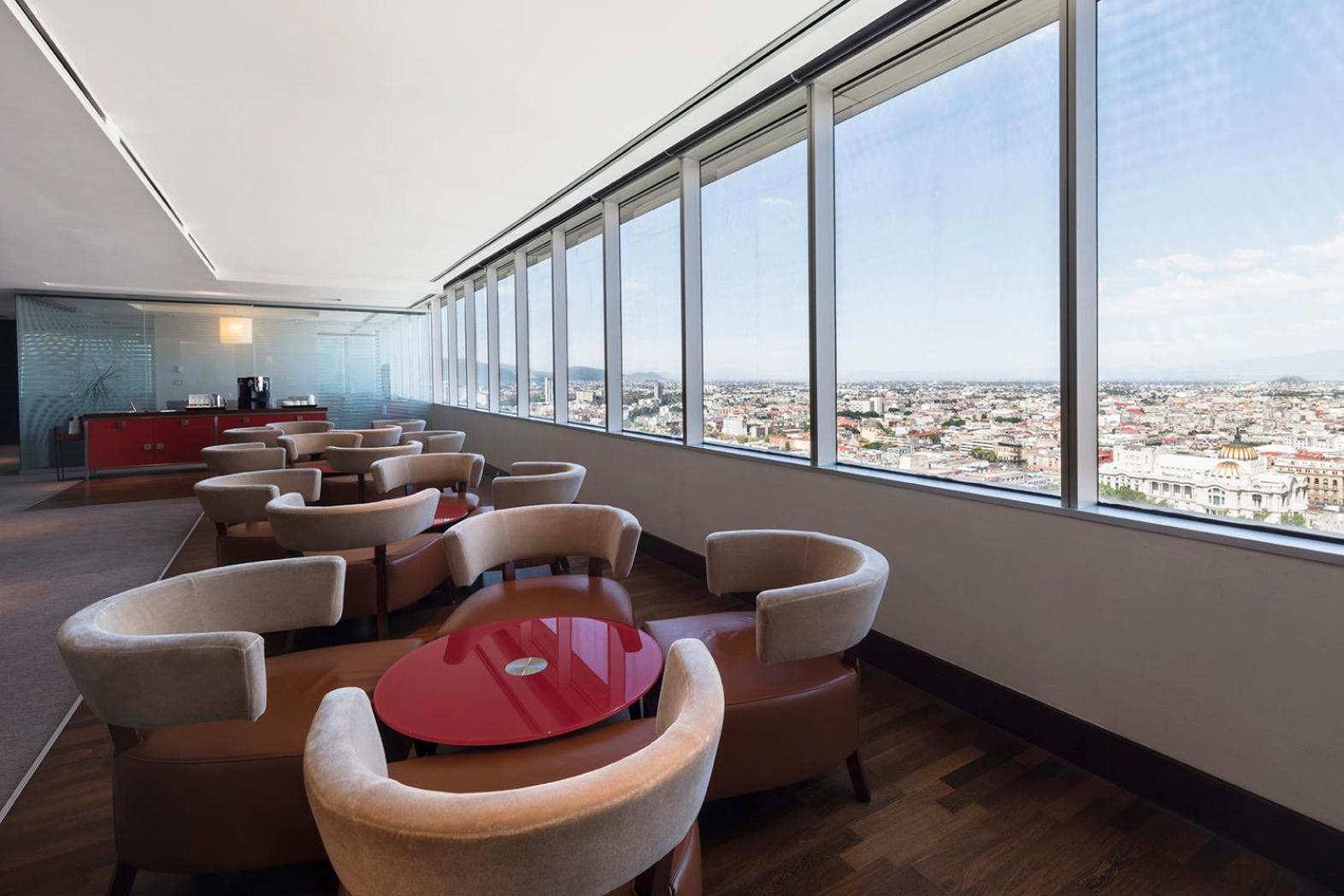 Business King Suite - Photo 2