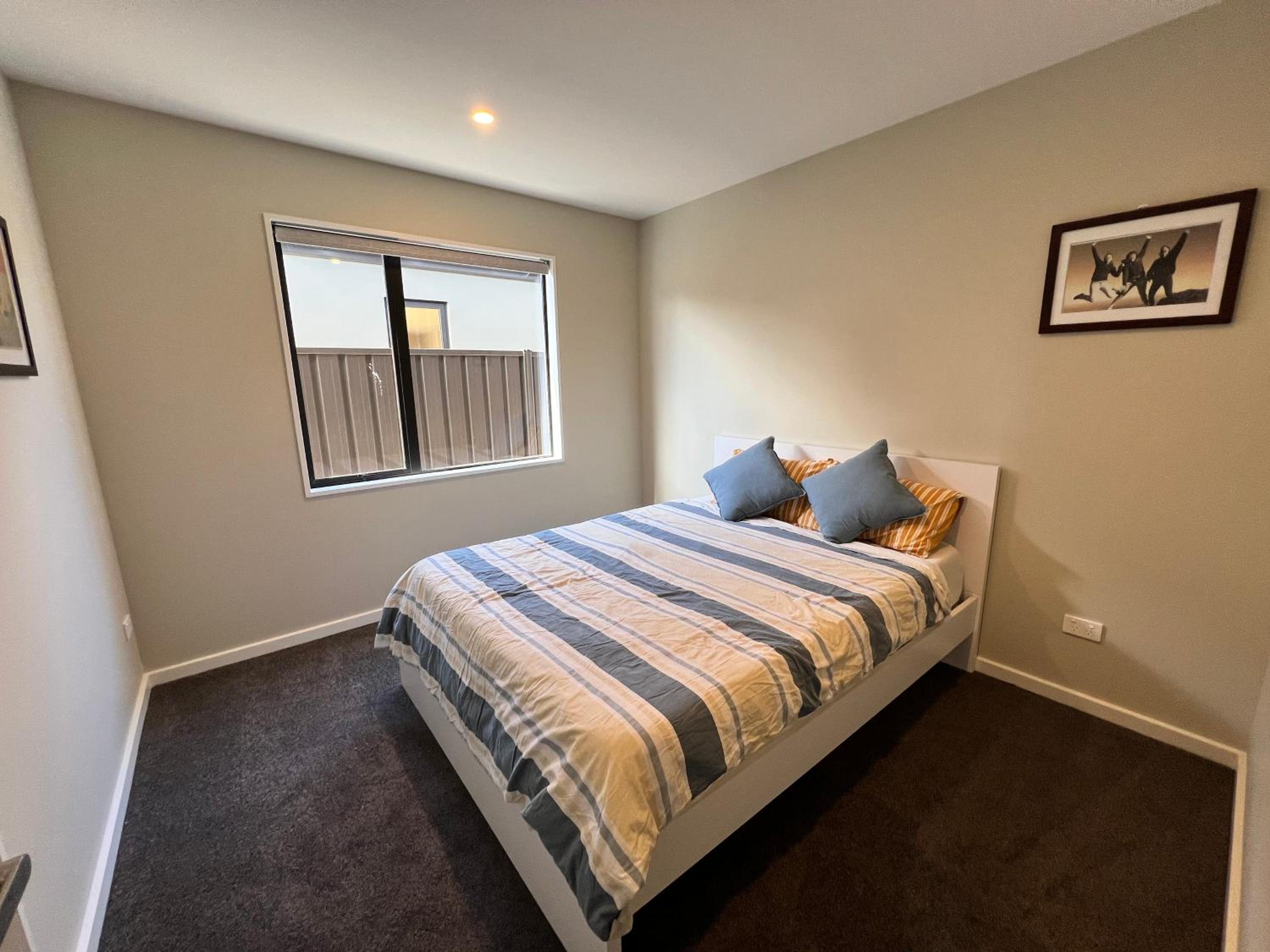 Three-Bedroom House photo 3