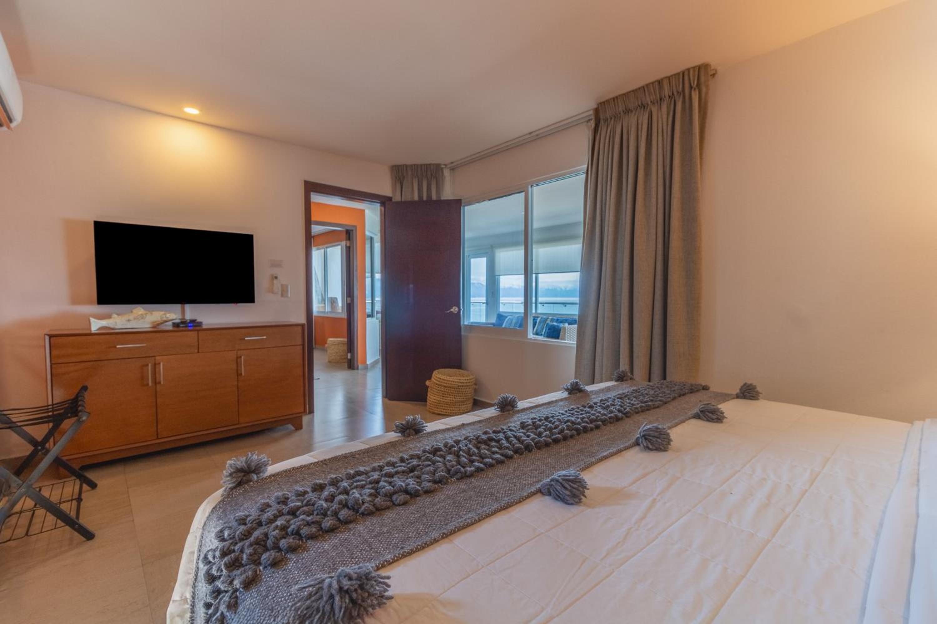 Exclusive Penthouse Casa Don Martin beachfront with private plunge pool - 2 bedroom with 2 king beds - Photo 11