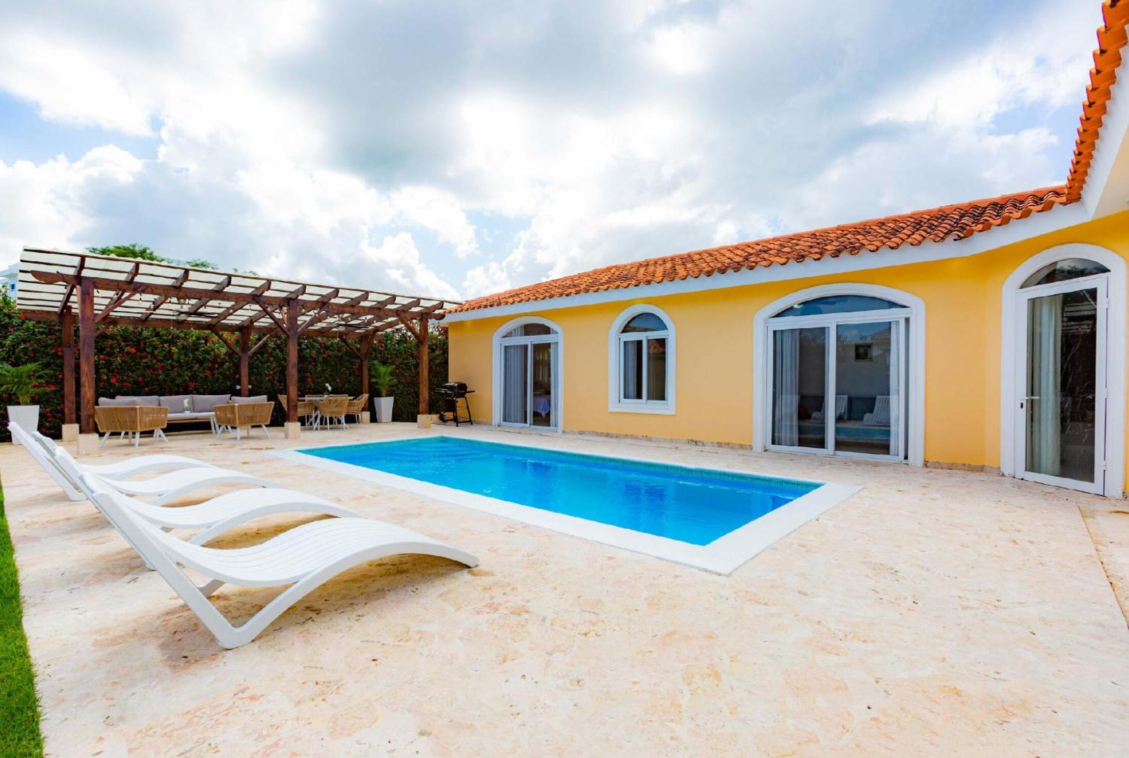 Villa with Private Pool photo 2