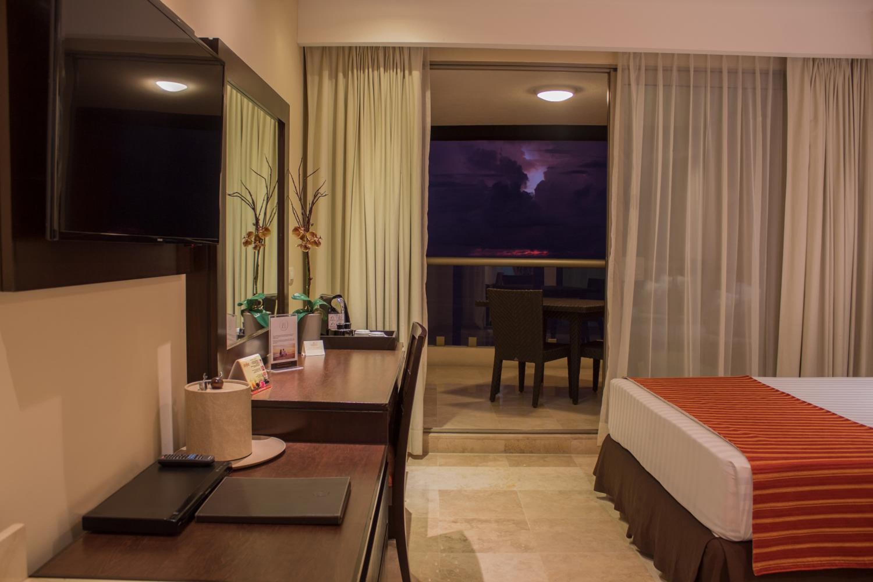 DELUXE OCEANFRONT - Photo 1