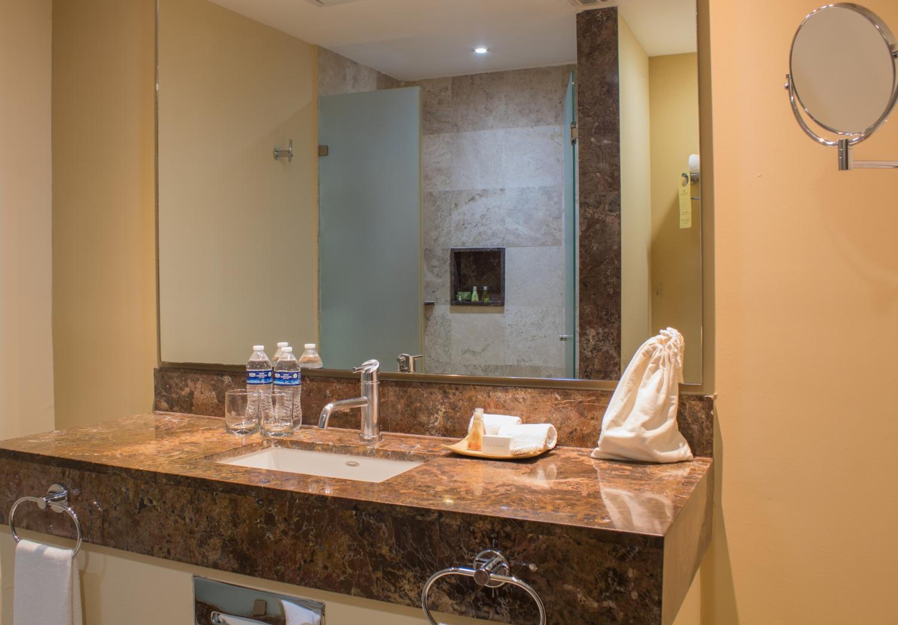 DELUXE OCEANFRONT - Photo 8