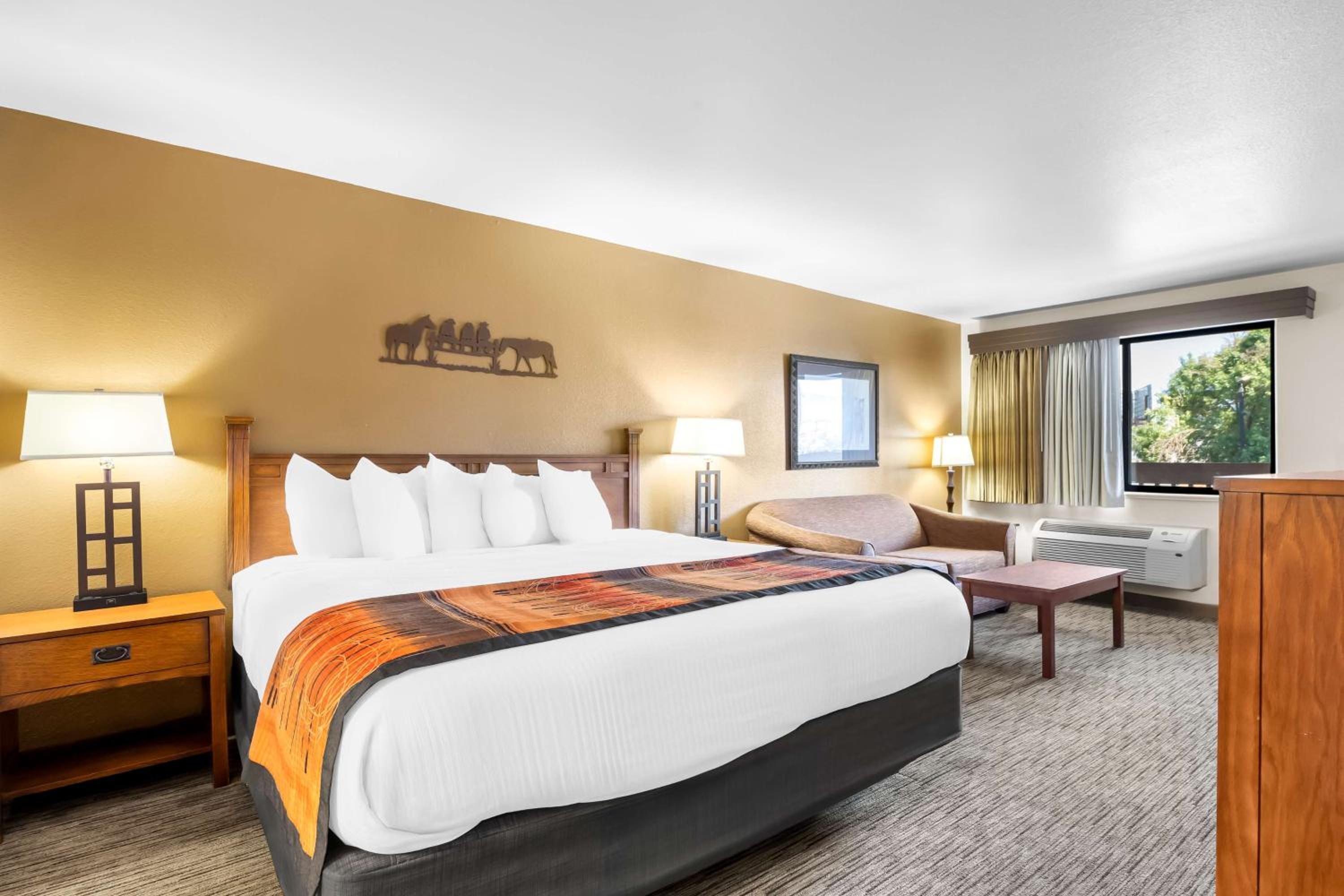 King Suite with Sofa Bed - Non-Smoking