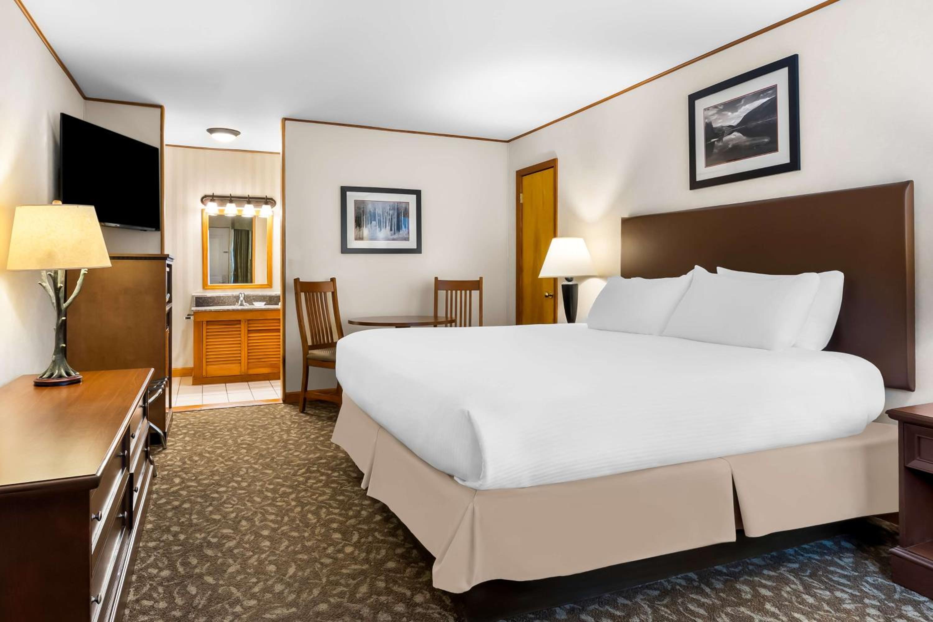 King Room - First Floor/Interior Room/Non-Smoking - Photo 1