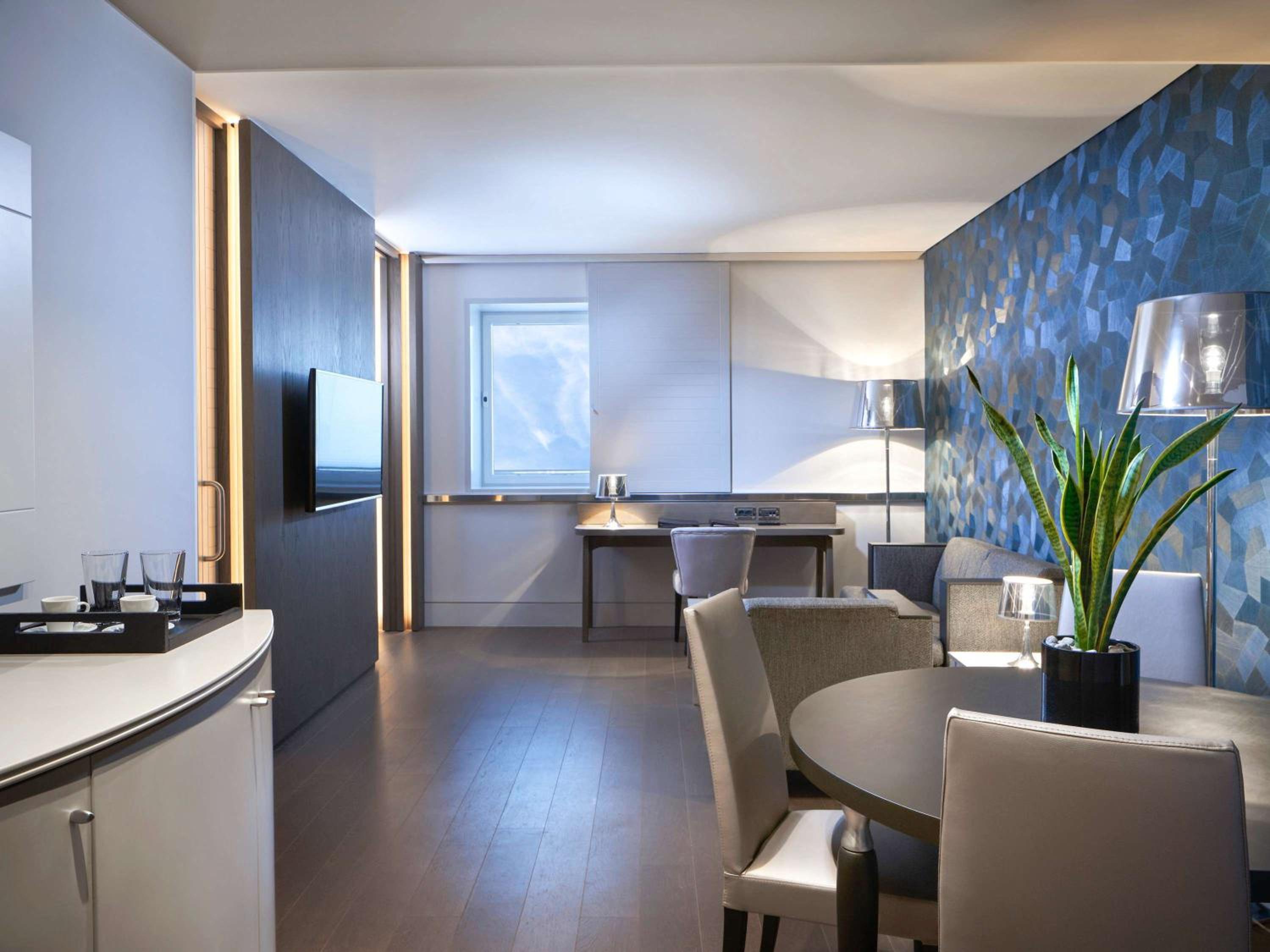 Junior King Suite