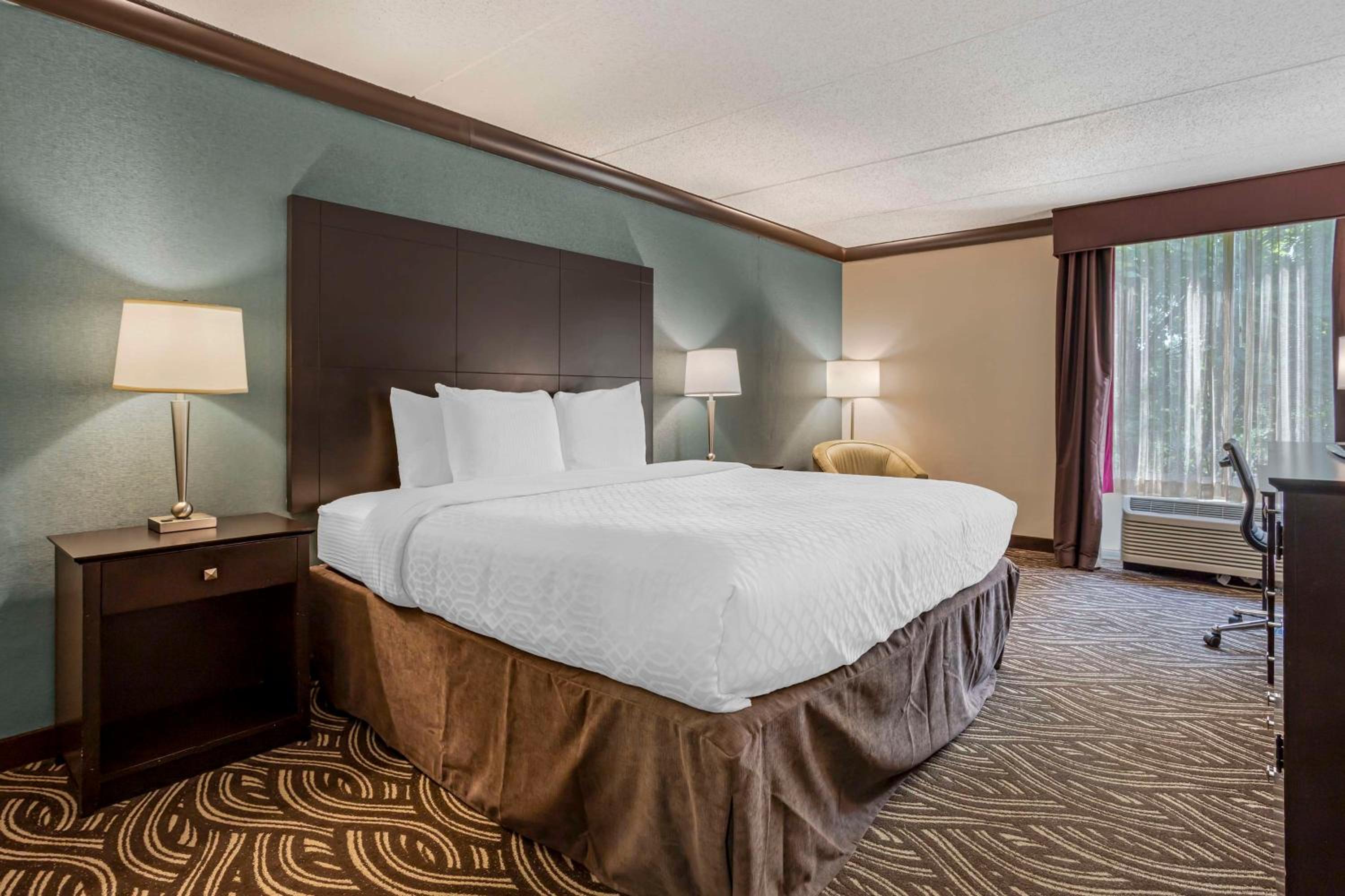 King Room With Sofa Bed - Non-Smoking - Photo 6