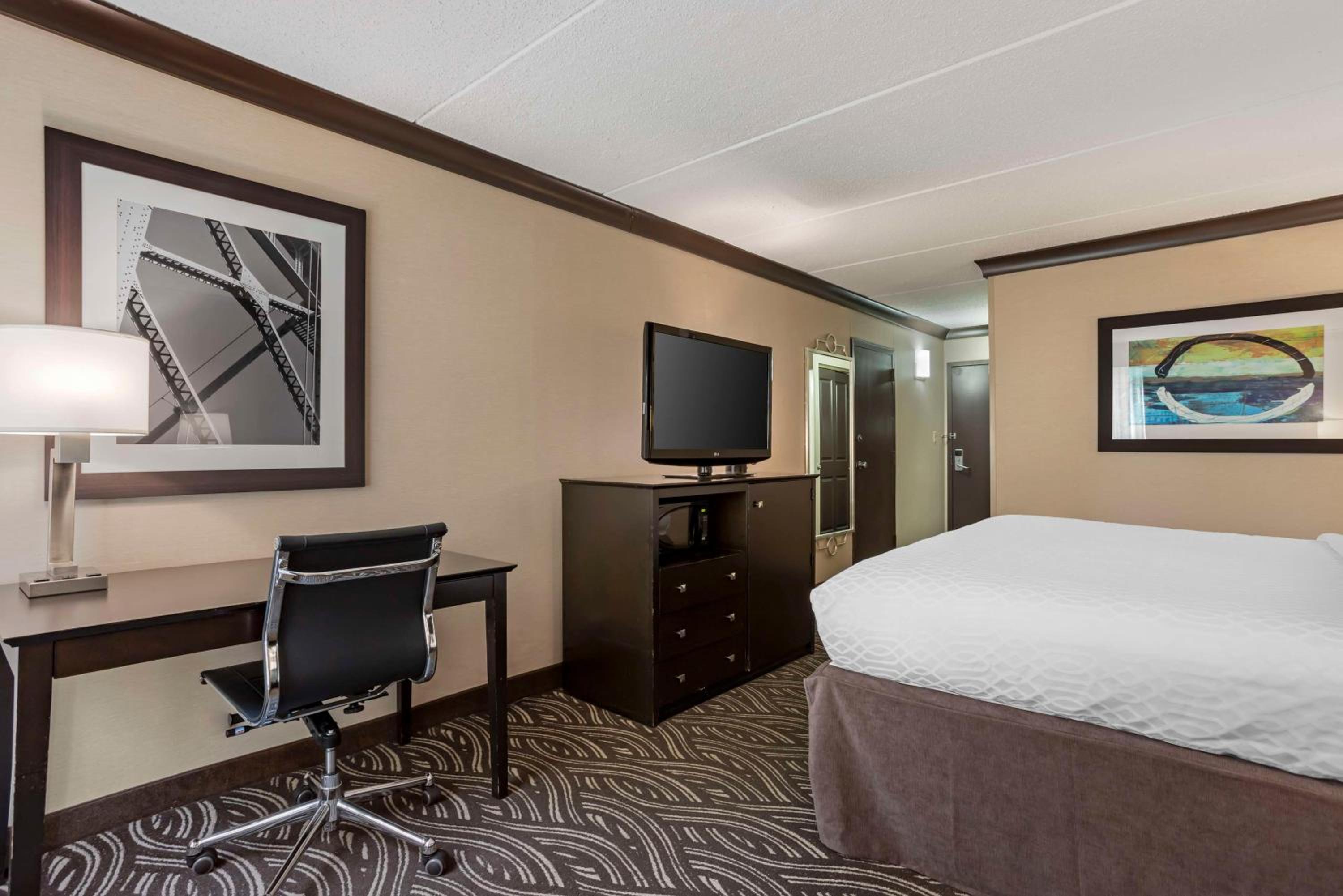 King Room With Sofa Bed - Non-Smoking - Photo 1