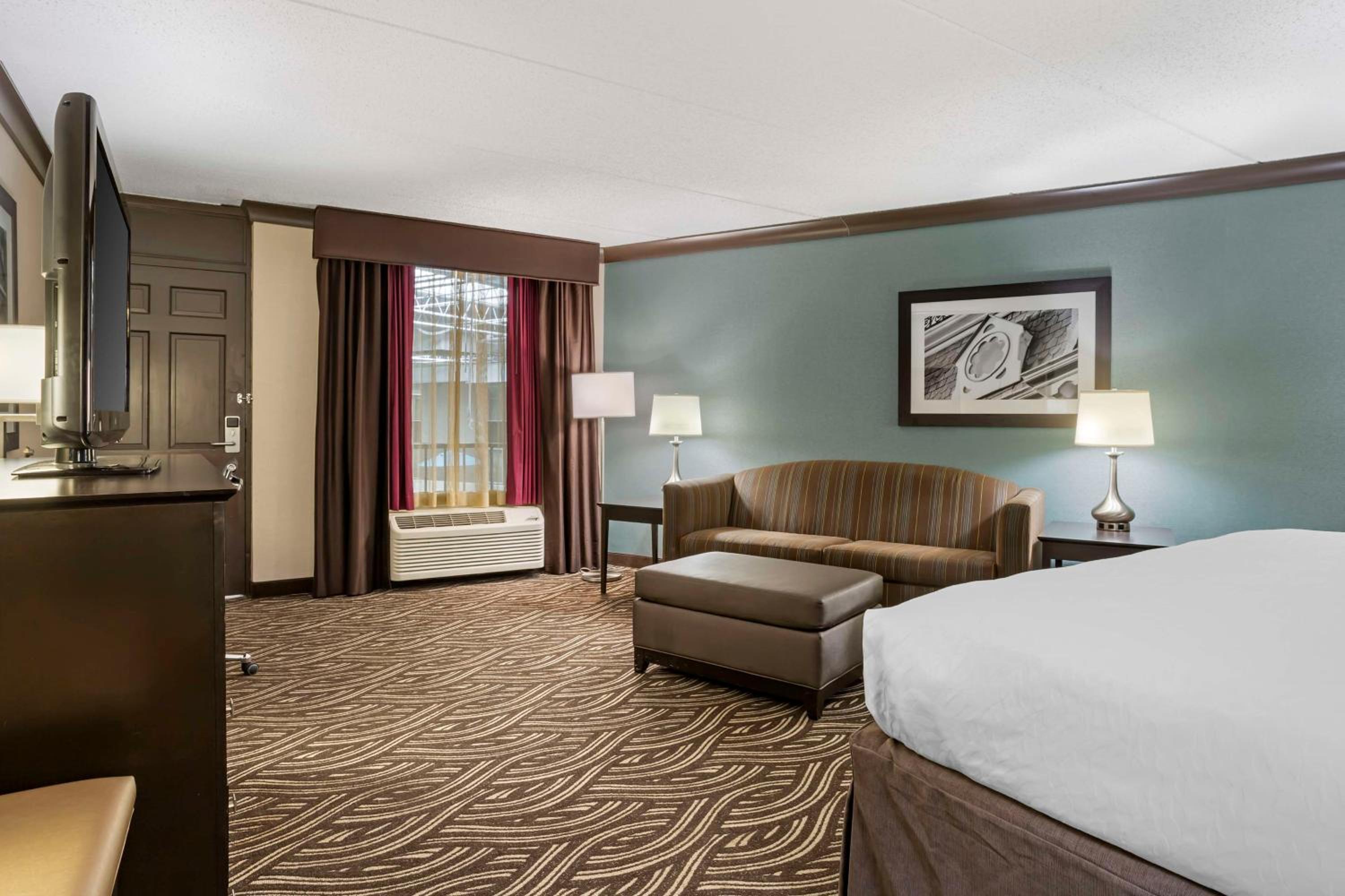 King Room - Non-Smoking - Photo 1
