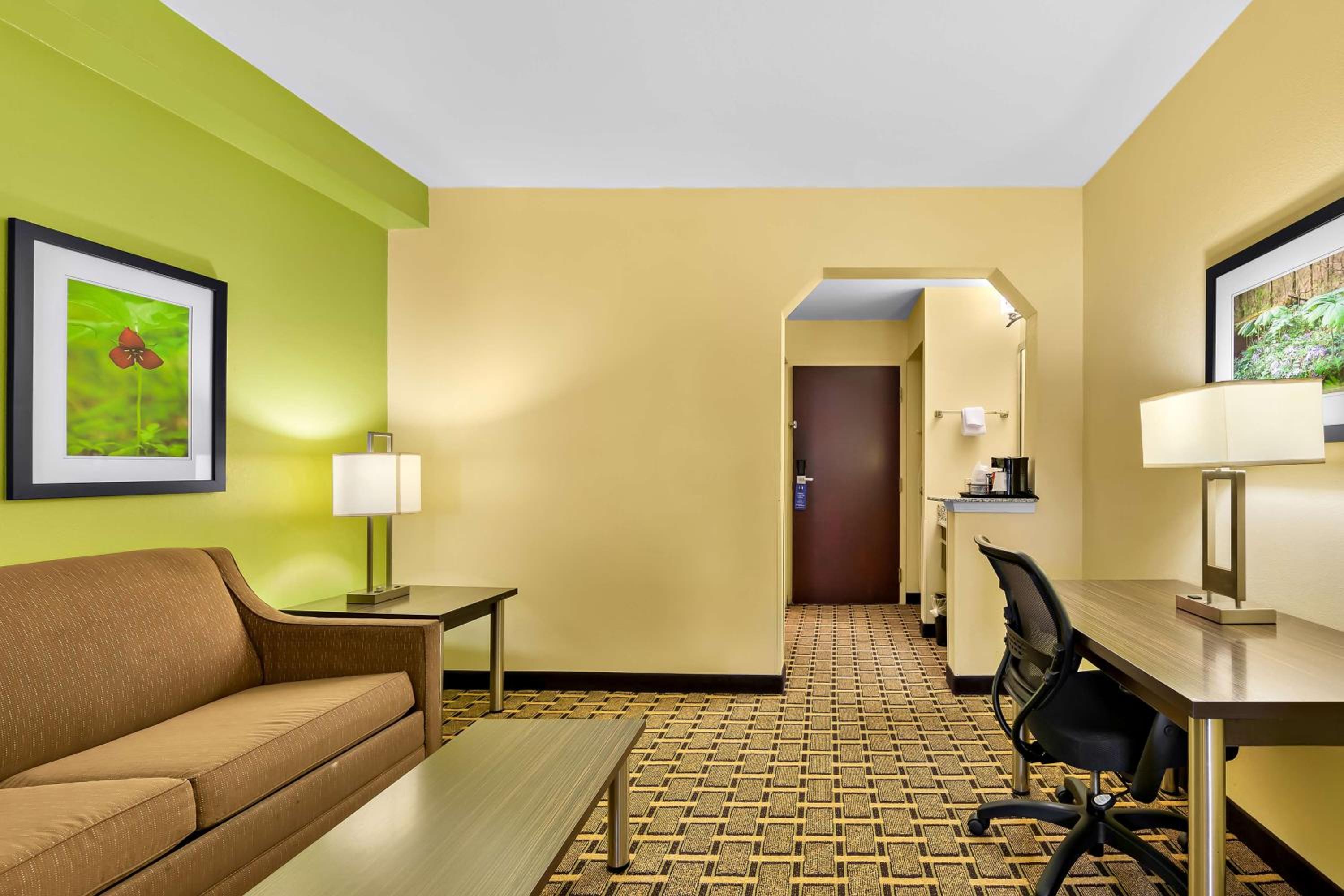 King Suite with Sofa Bed - Photo 3