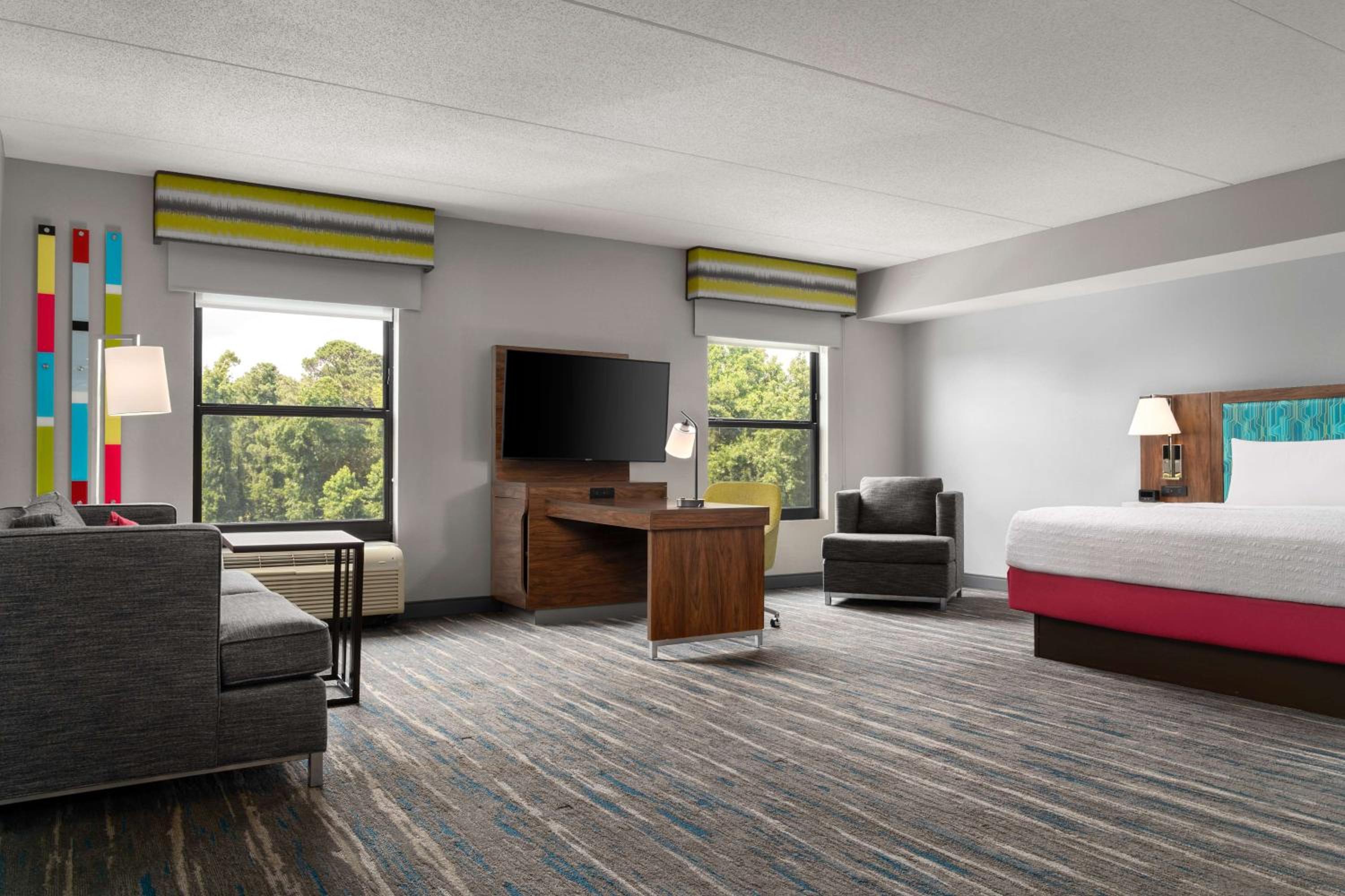 King Studio Suite - Non-Smoking - Photo 6