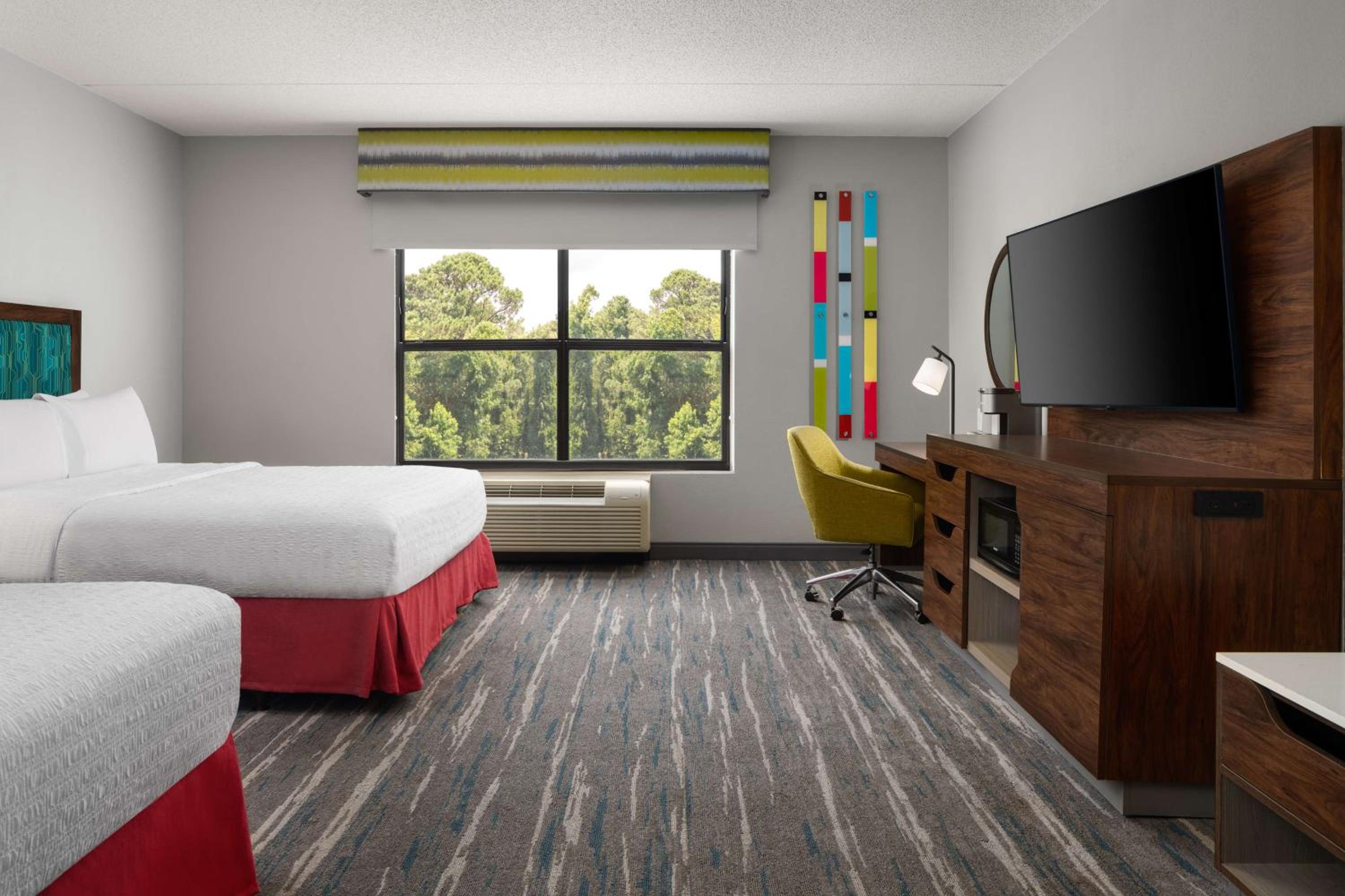 Queen Room with Two Queen Beds - Mobility Access/Non-Smoking - Photo 5