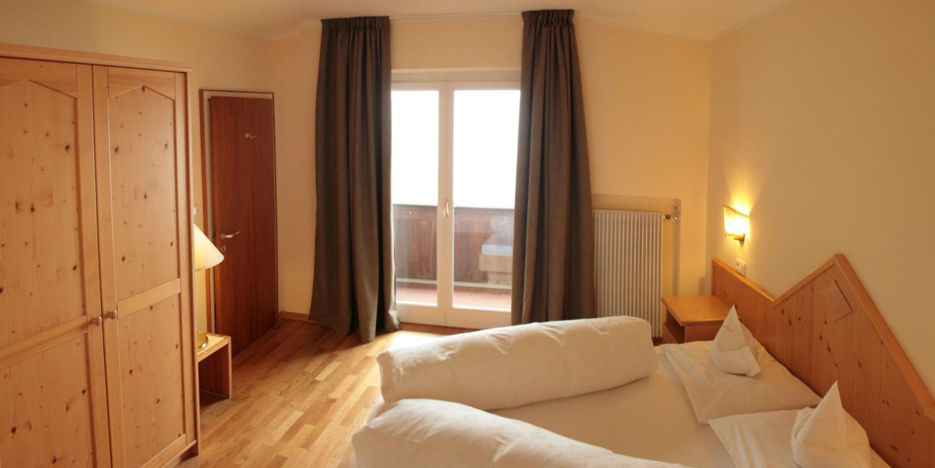 Family Suite with Balcony photo 2