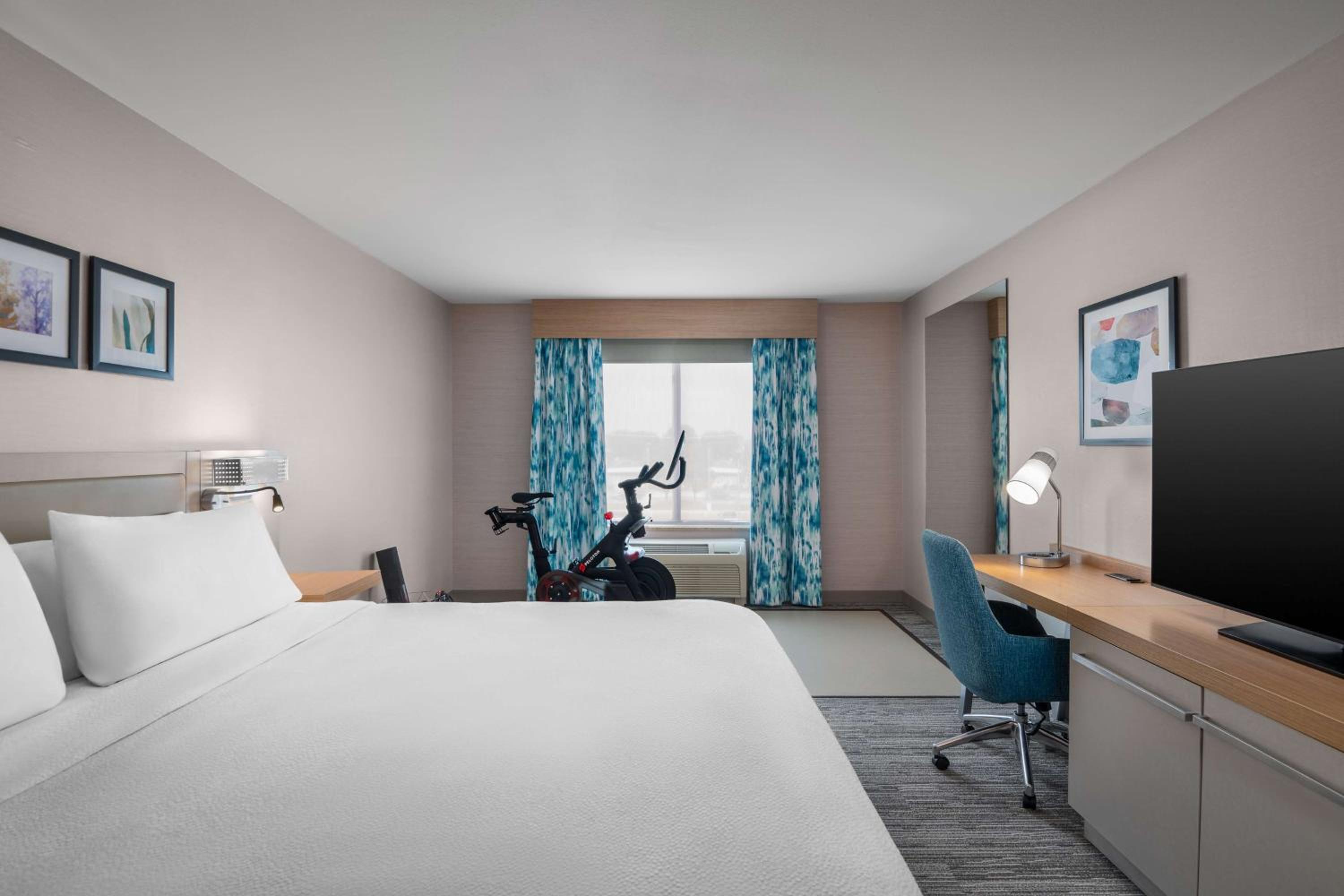 King Room with Peloton - Photo 1