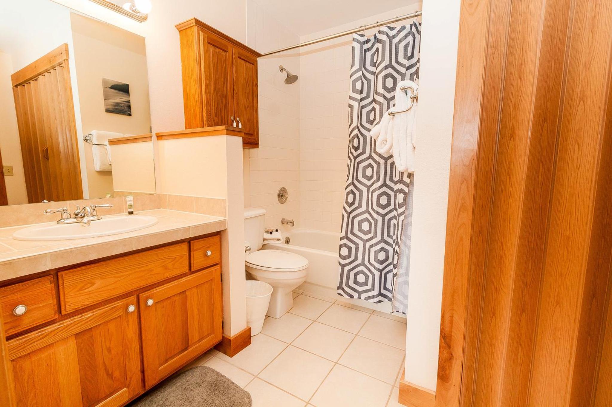 Three-Bedroom Vacation Home  photo 2