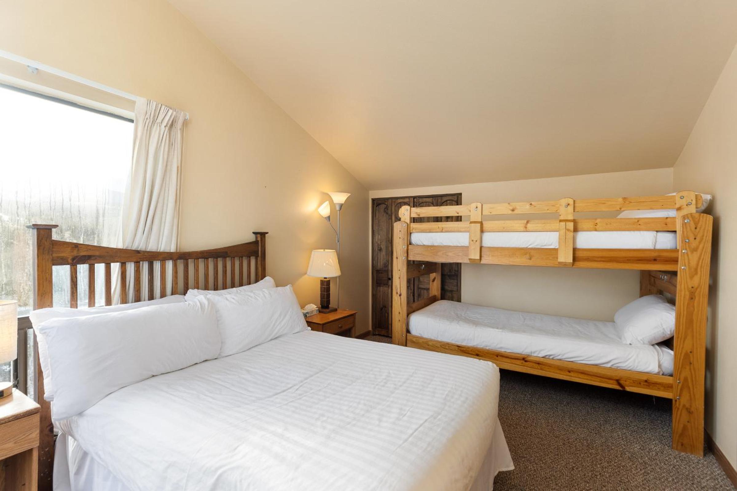 Three-Bedroom Vacation Home  photo 2