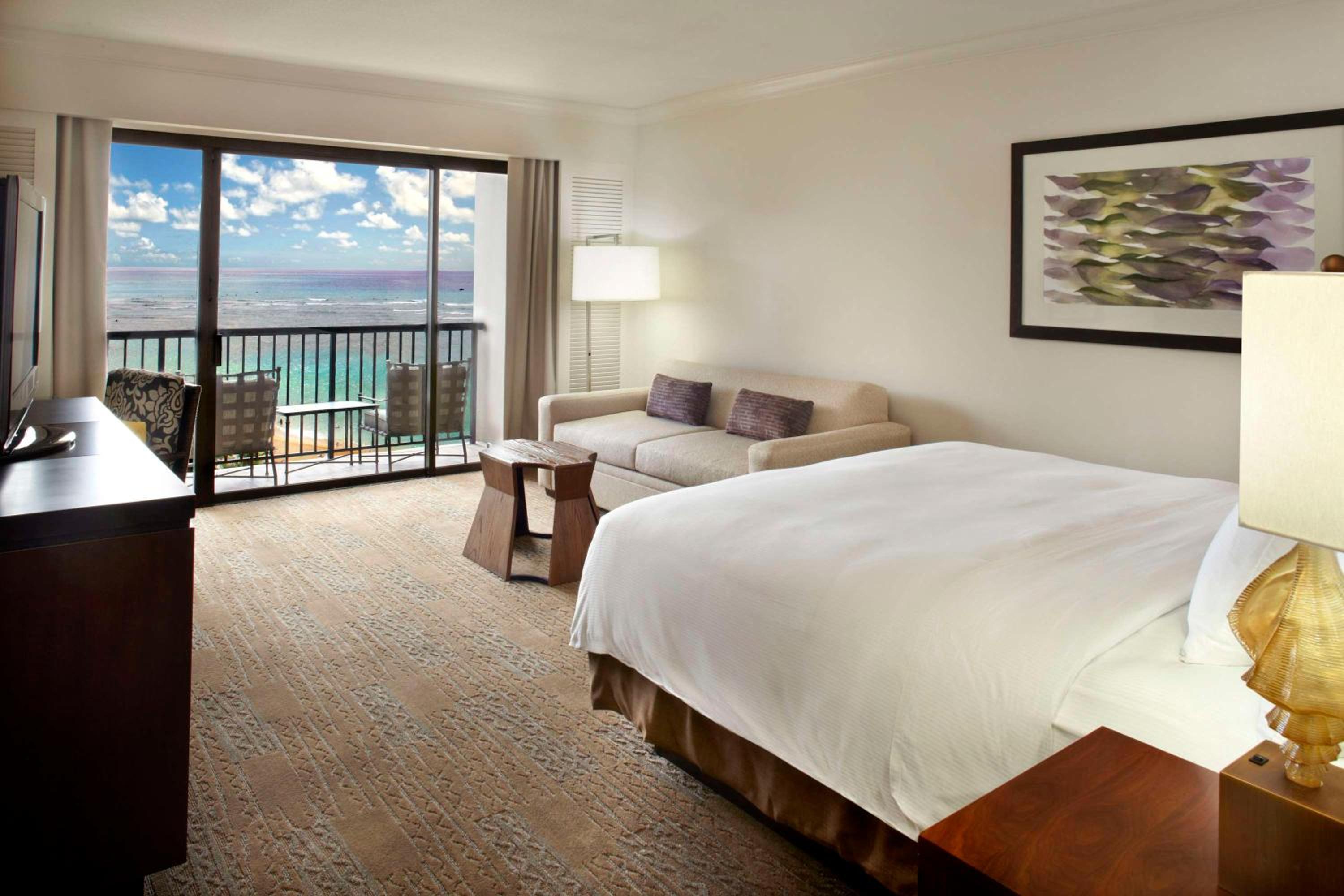 Ali'i Tower Ocean View with King Bed