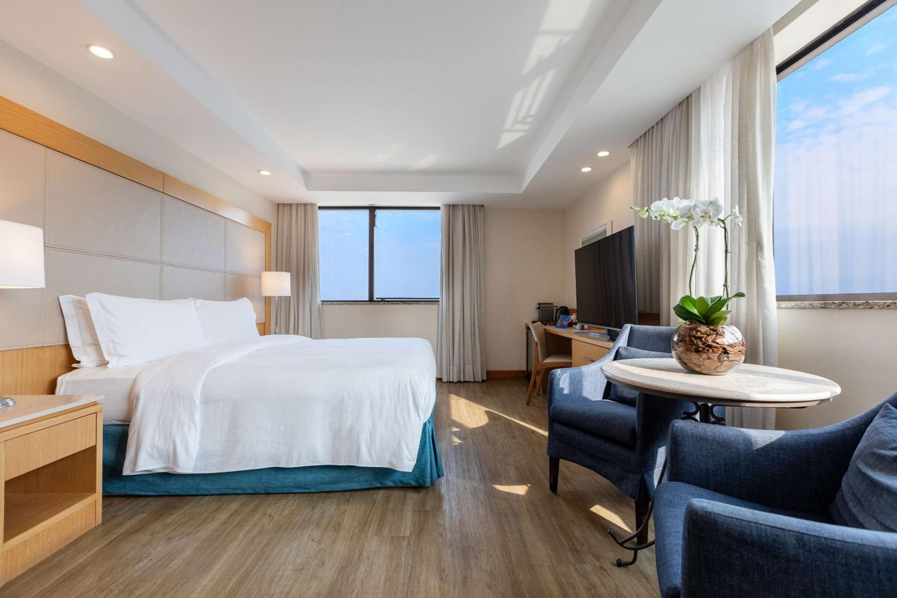 Executive King Suite - Ocean Front