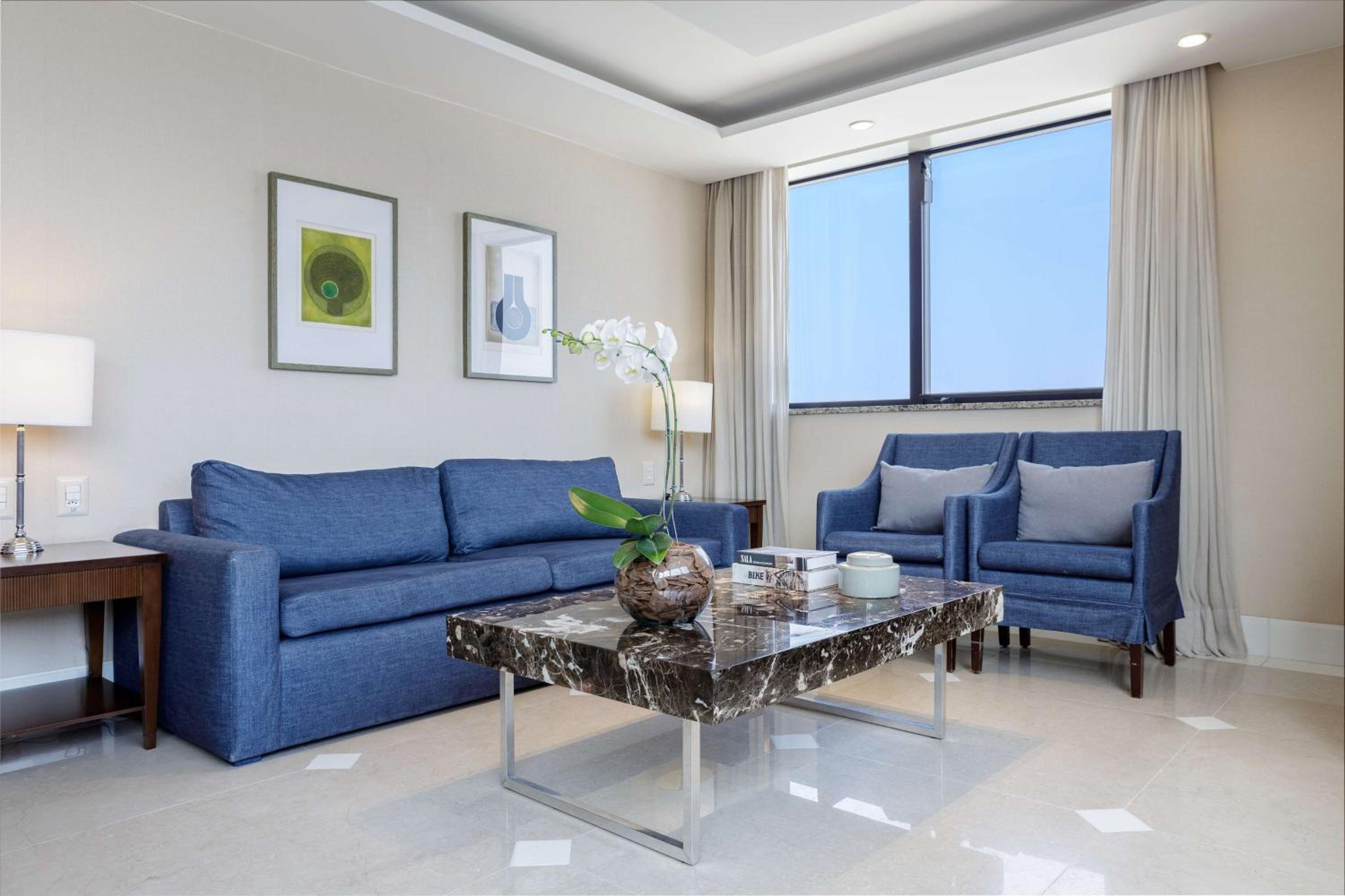 Executive One-Bedroom King Suite - Ocean Front thumbnail 6