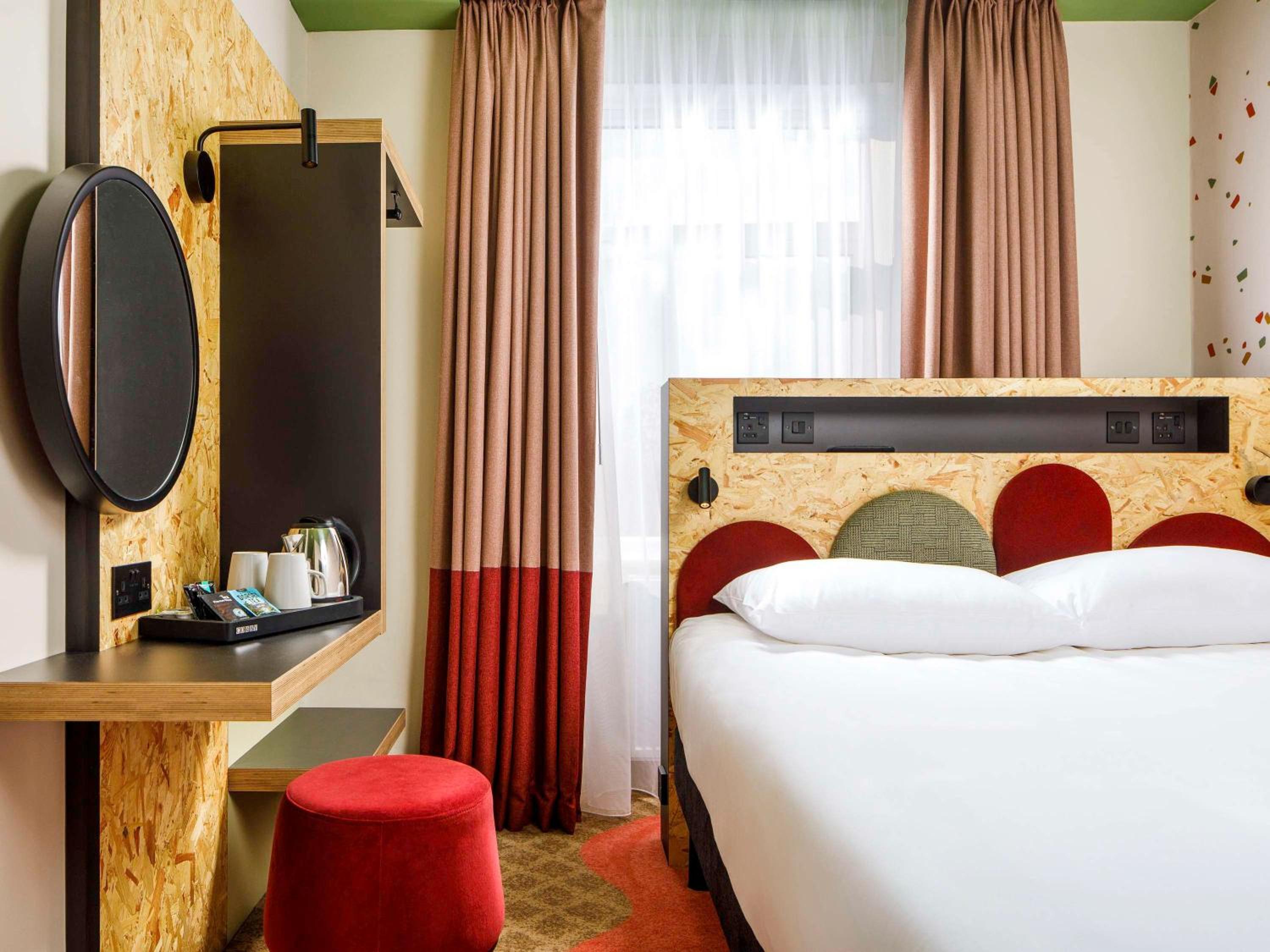 Compact Room - Photo 1