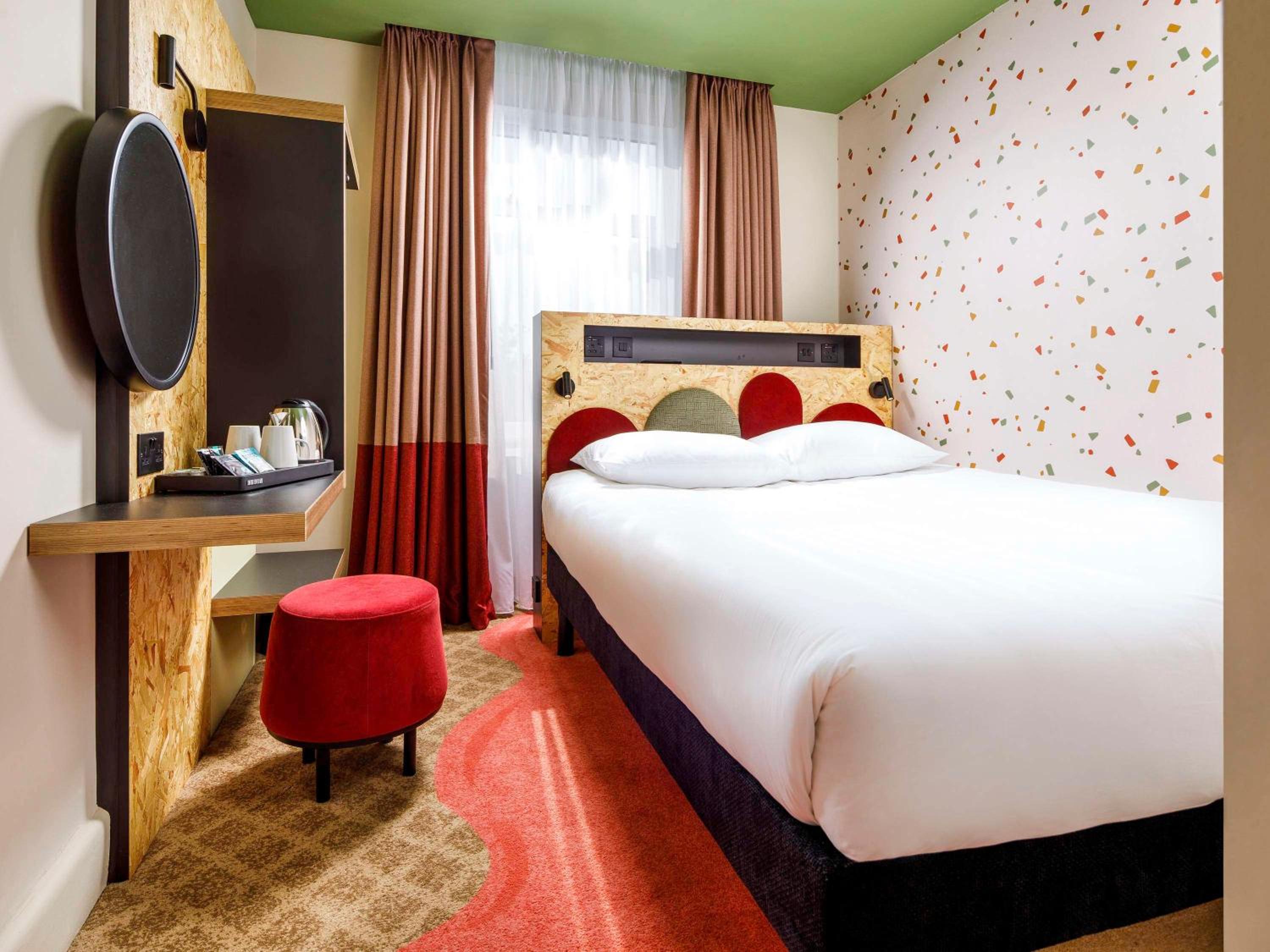 Compact Room - Photo 9