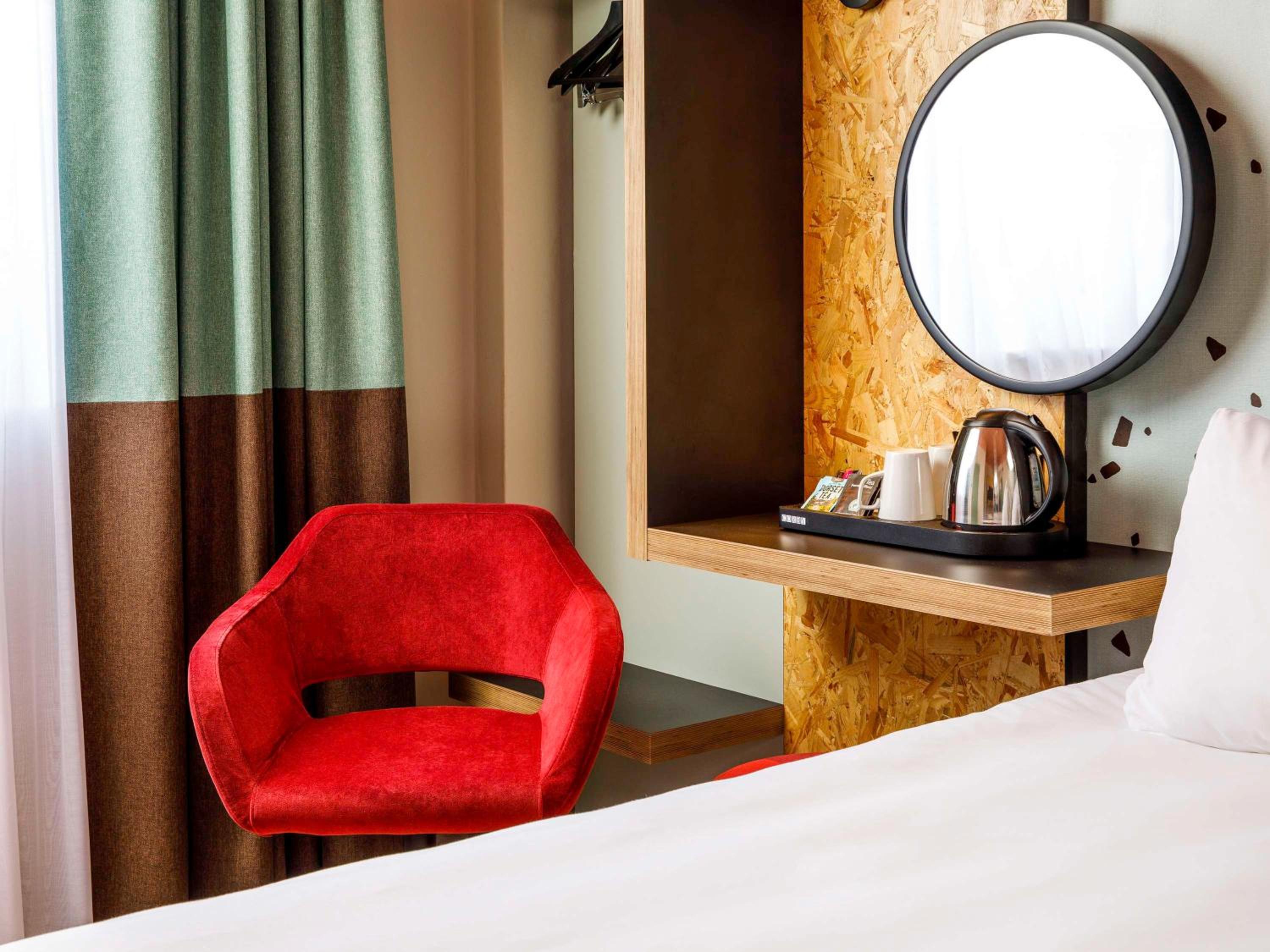 Compact Room - Photo 2