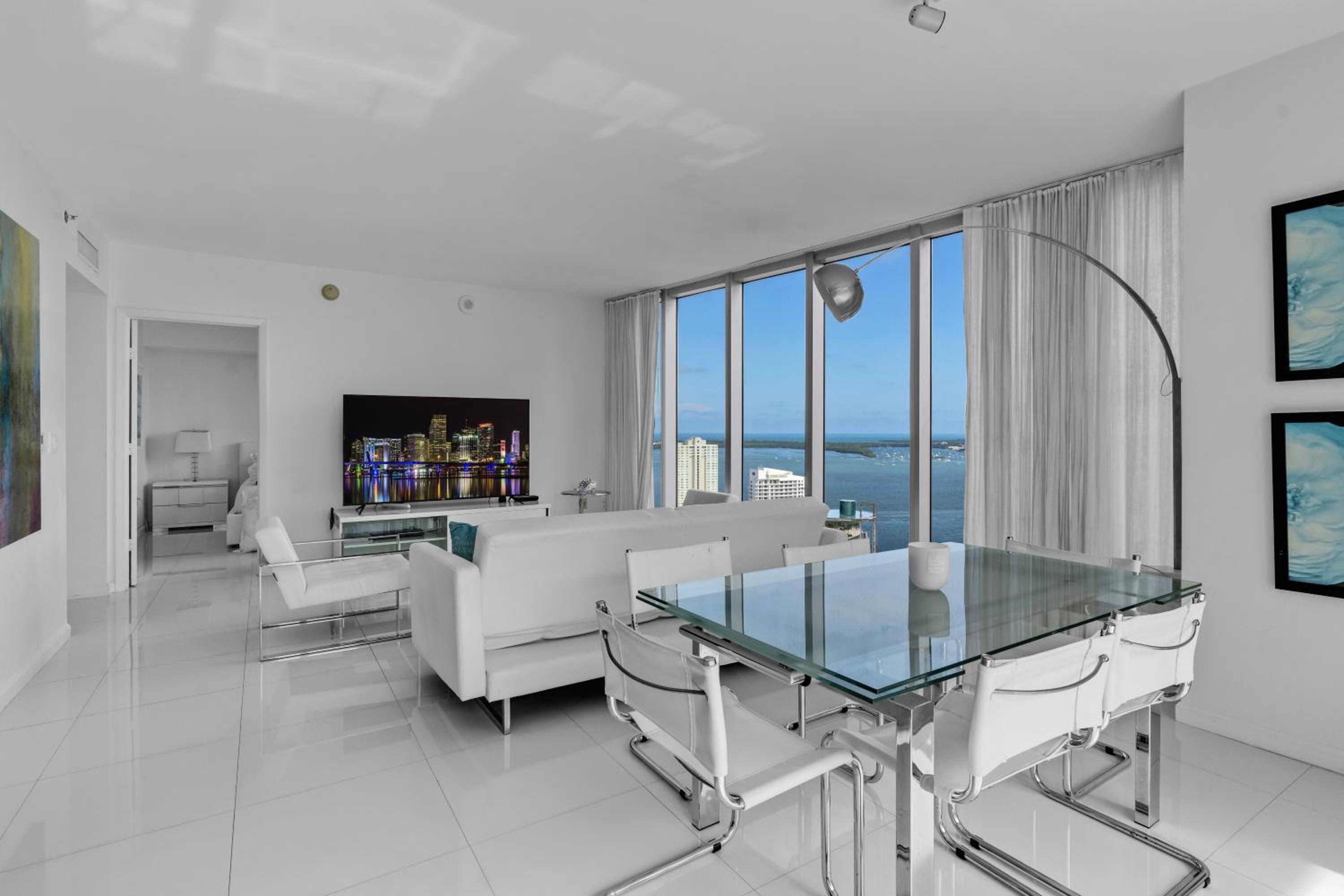One-Bedroom Apartment with Balcony and Water View photo 1