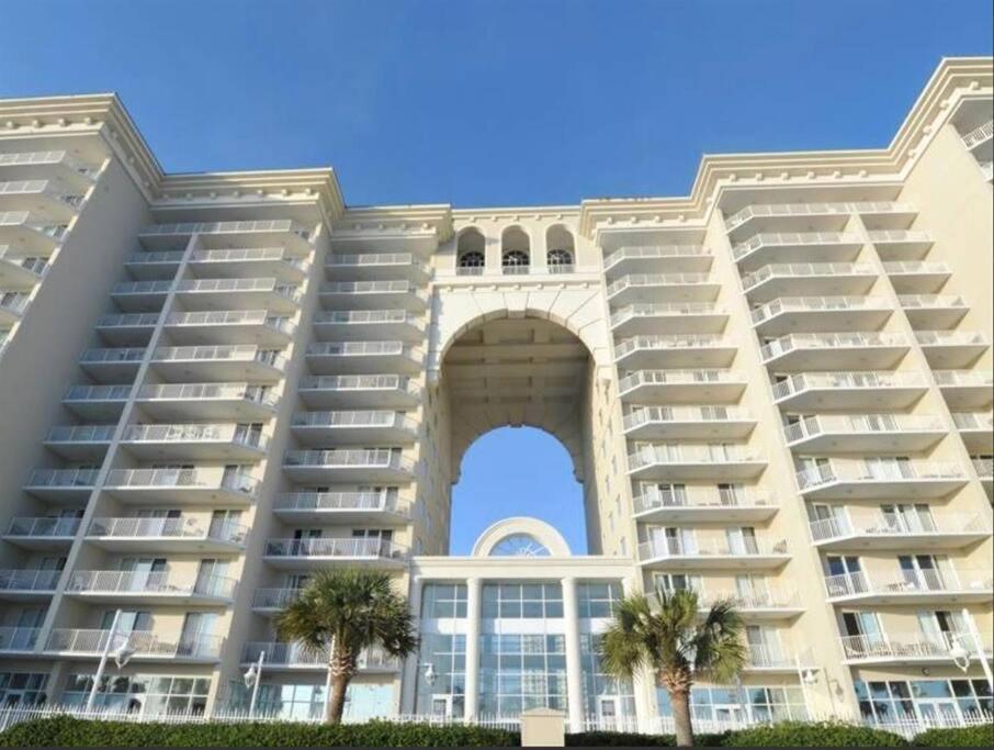 One-Bedroom Apartment - Oceanfront photo 3