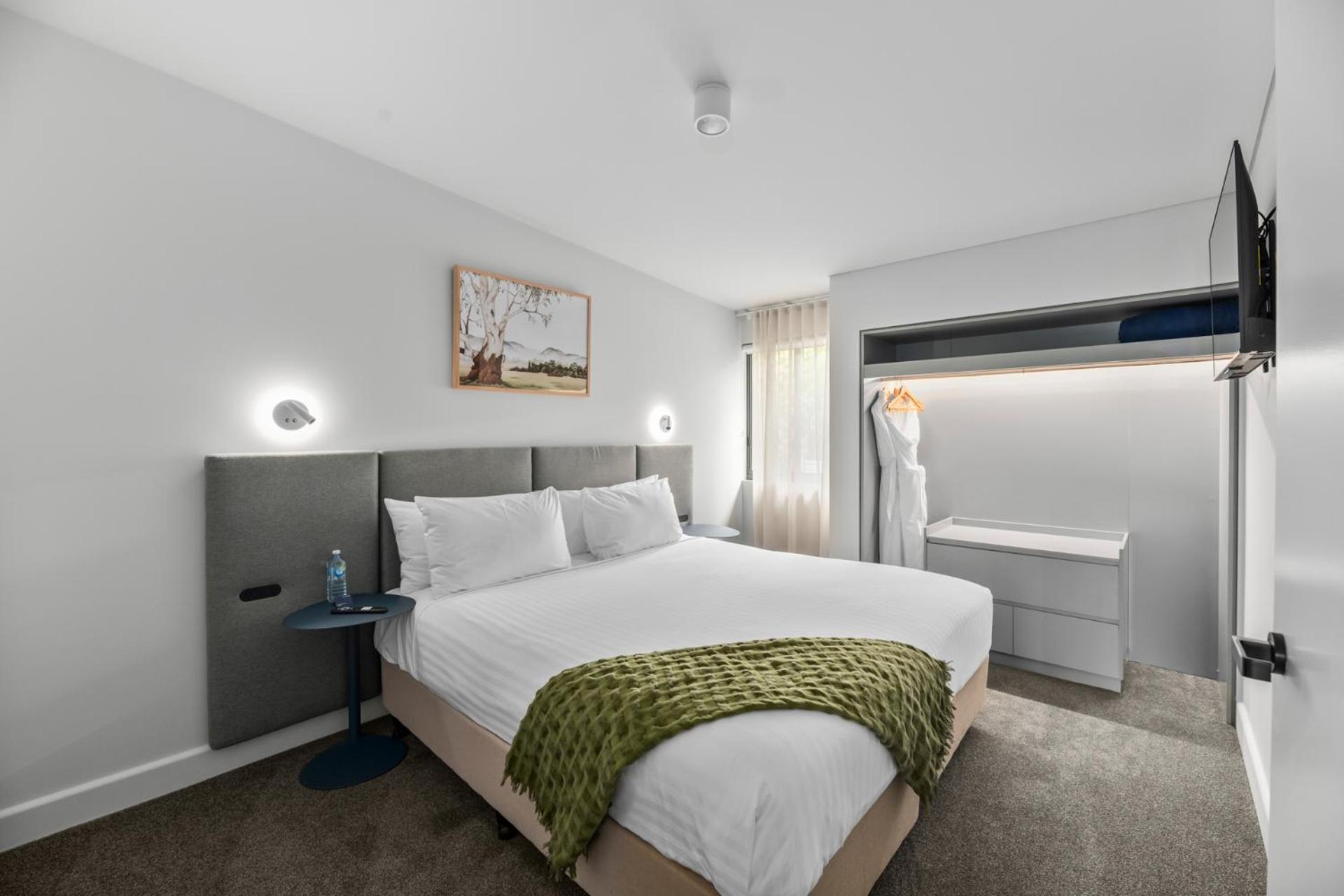 Deluxe Signature Suite - Free Wifi and Parking - Photo 6