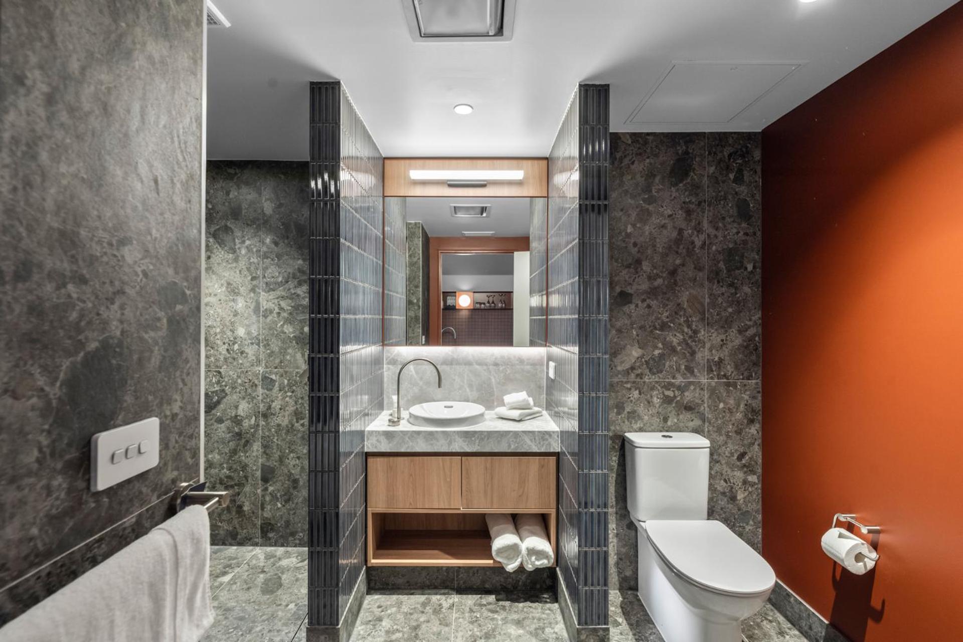 Deluxe Signature Suite - Free Wifi and Parking - Photo 4